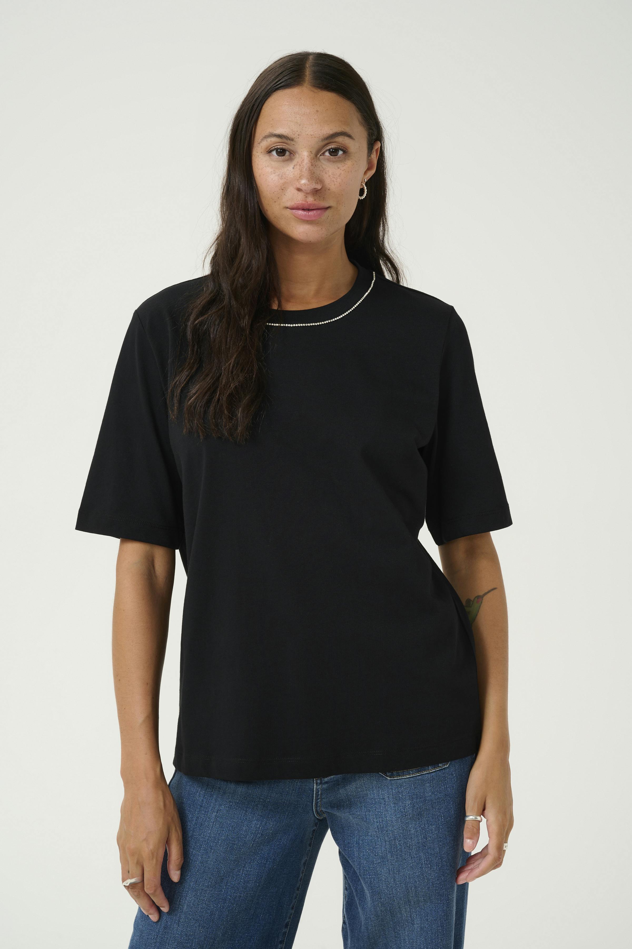 KAivana T-shirt LOOKBOOK FRONT 10509389-100121