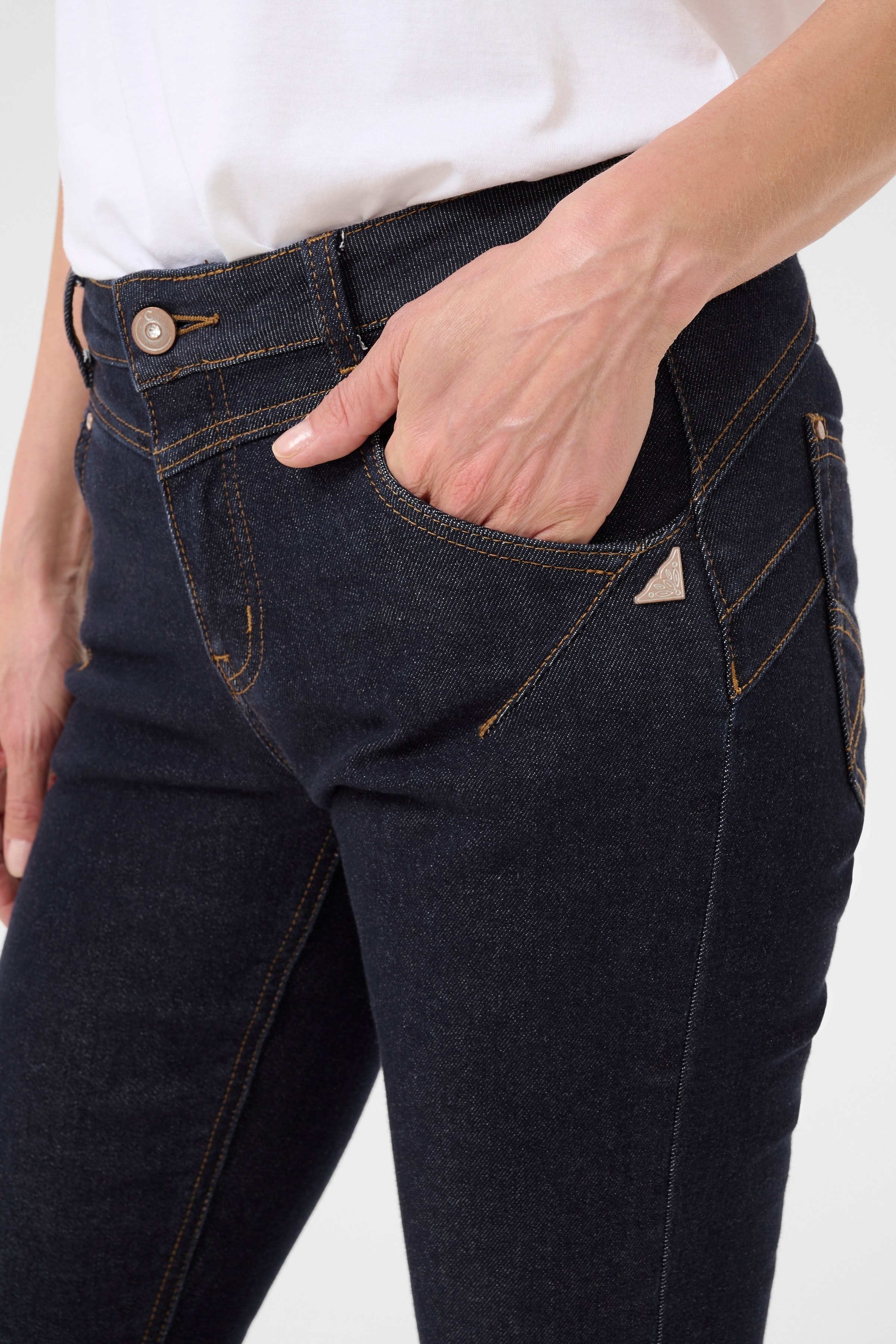 CRAmalie Jeans LOOKBOOK DETAIL 10650697-108126