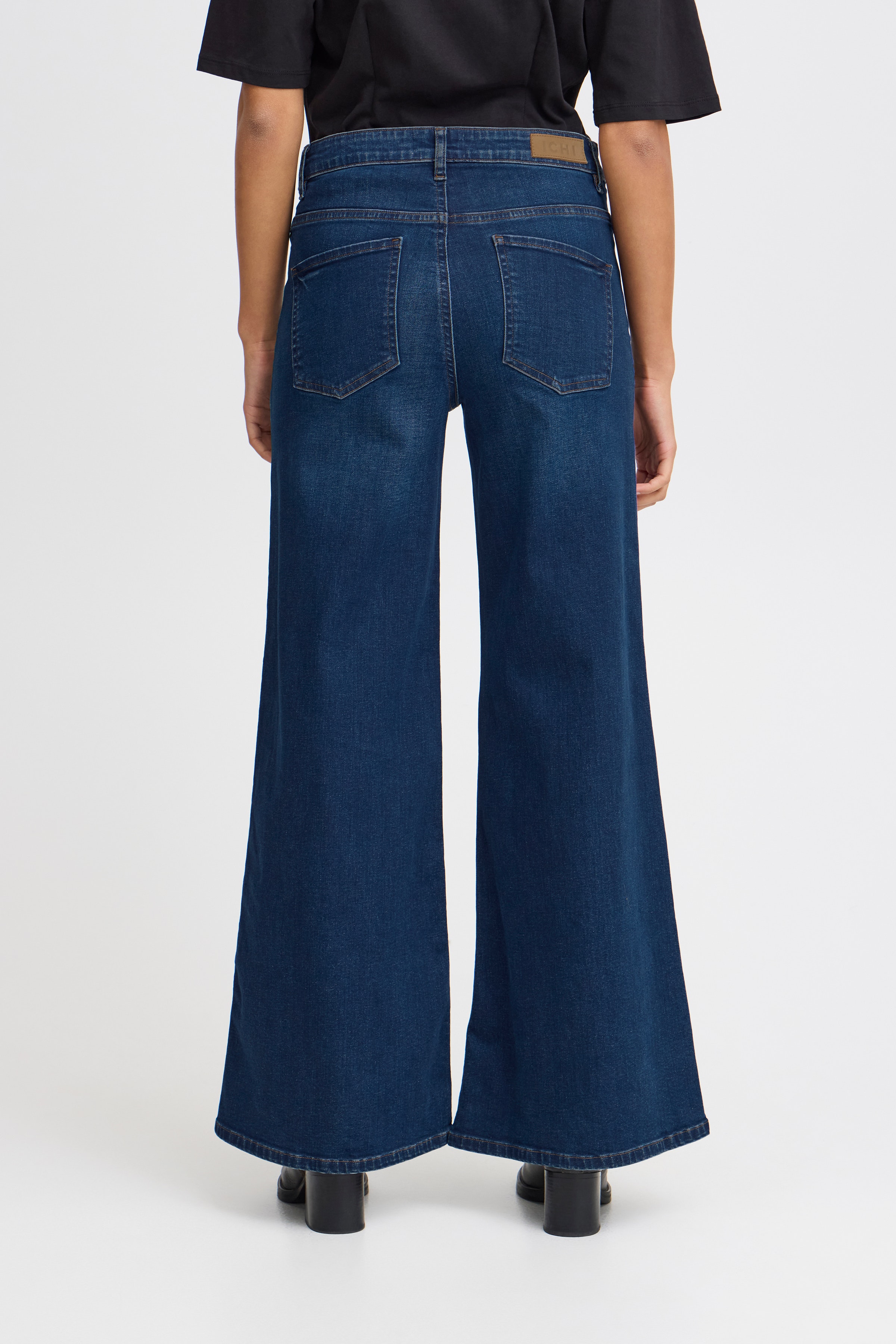 IHTWIGGY WIDE Jeans LOOKBOOK BACK 20119022-200340