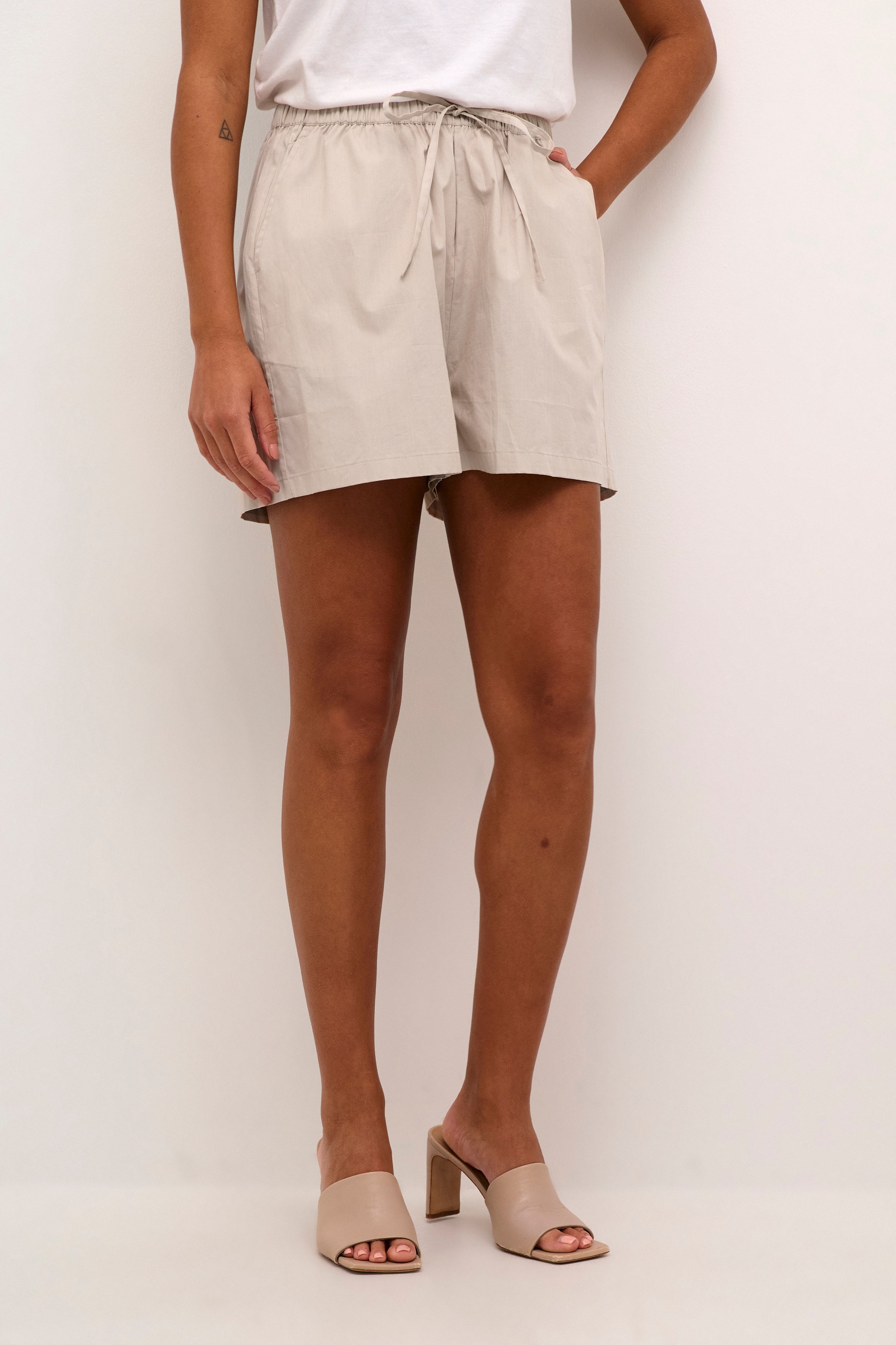 KAlillie Shorts LOOKBOOK FRONT 10509492-151305