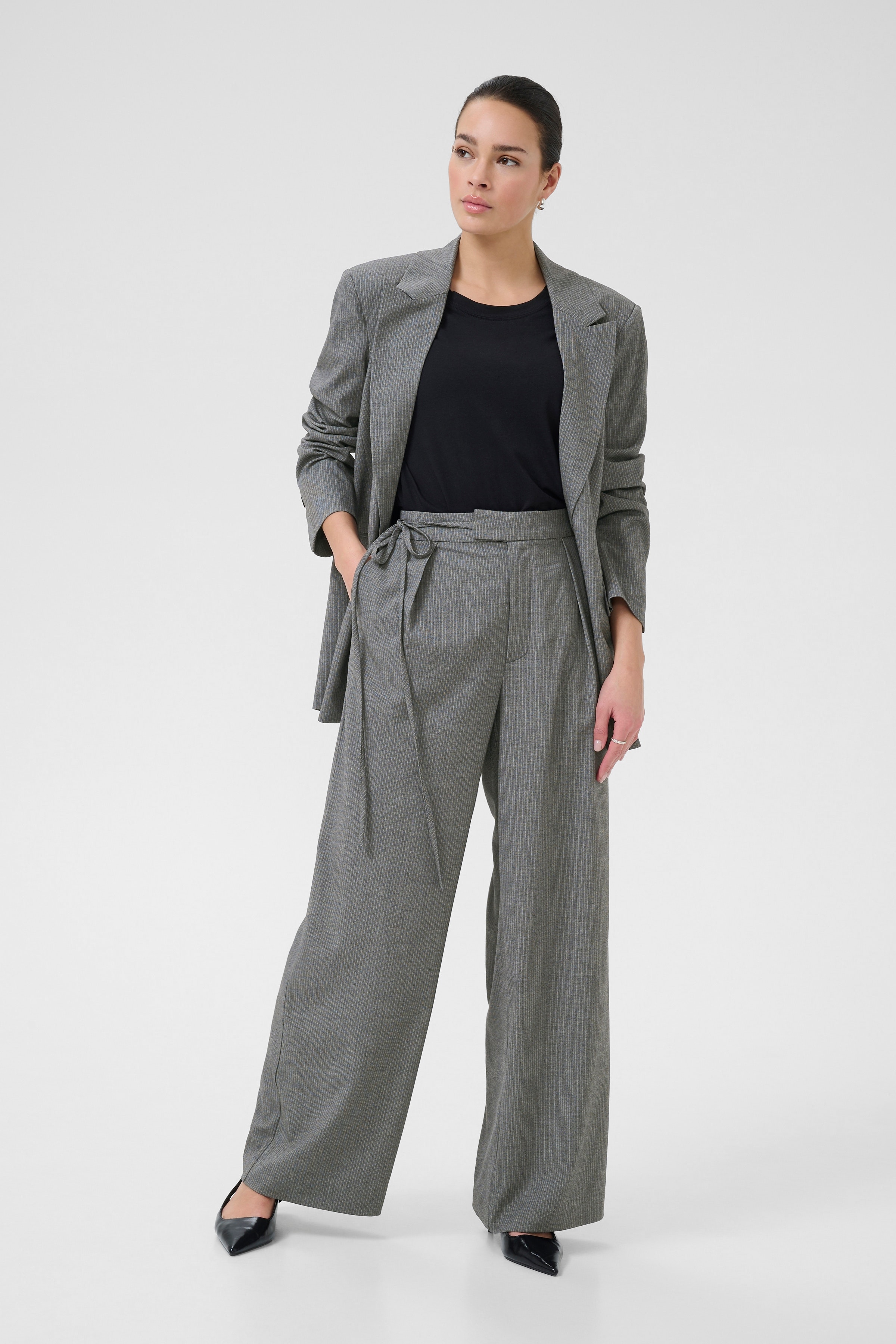 KAellie Bukser LOOKBOOK FRONT 10510548-108214
