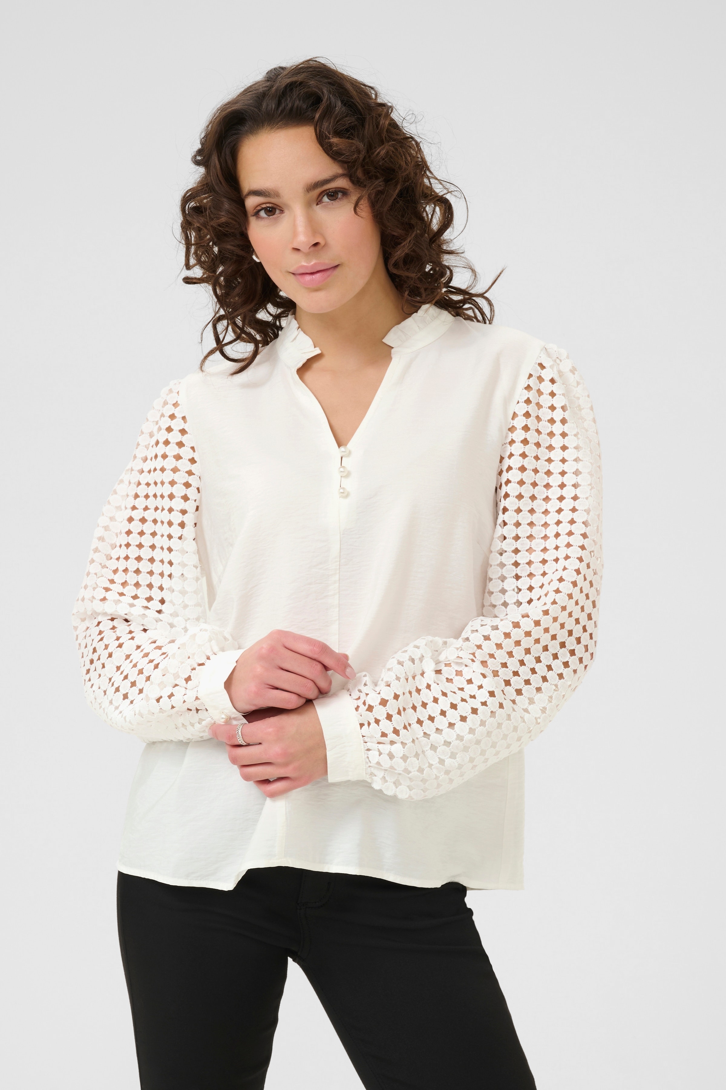 KAtulle Bluse LOOKBOOK FRONT 10510733-110602