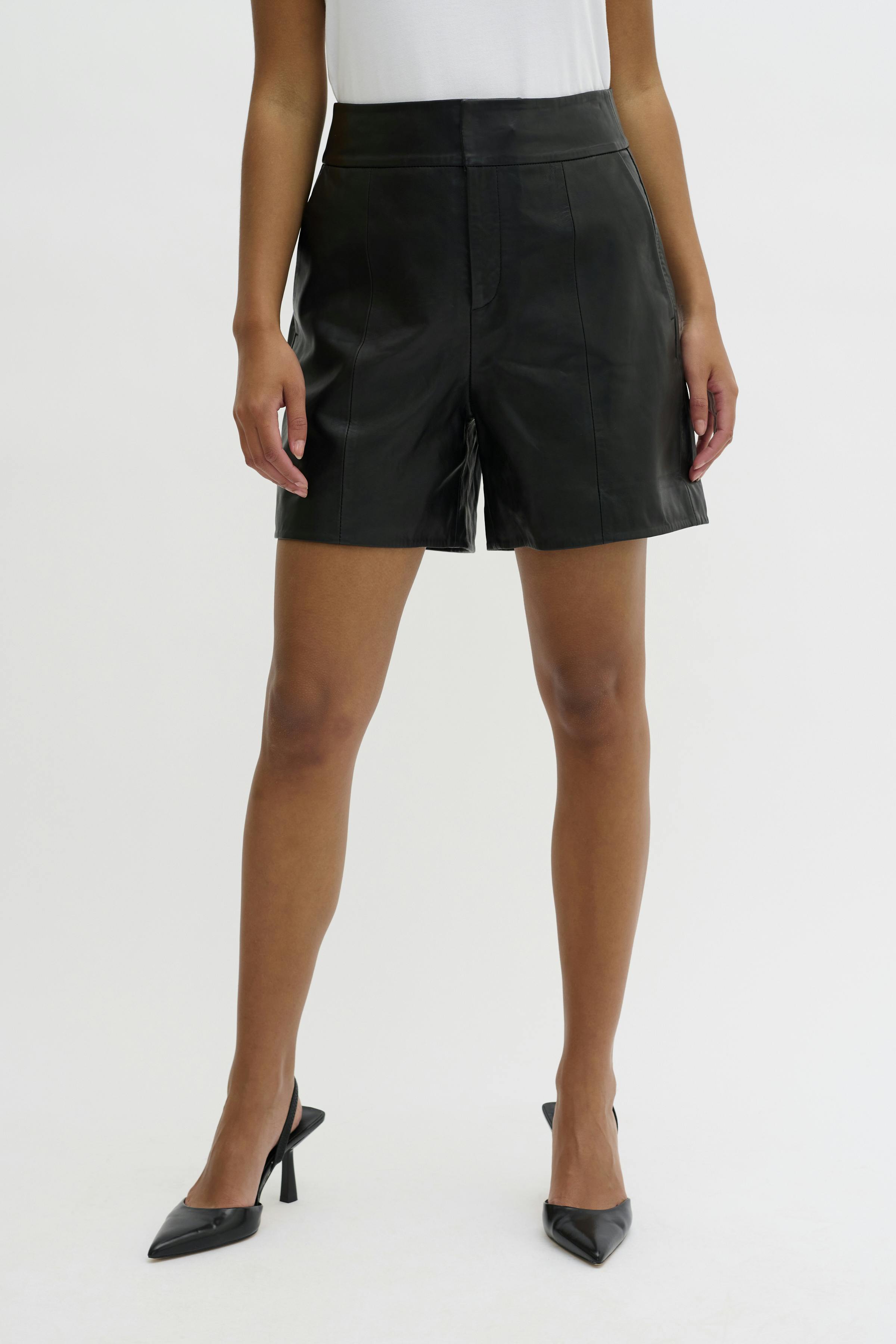 12 Shorts LOOKBOOK FRONT 10703633-100031