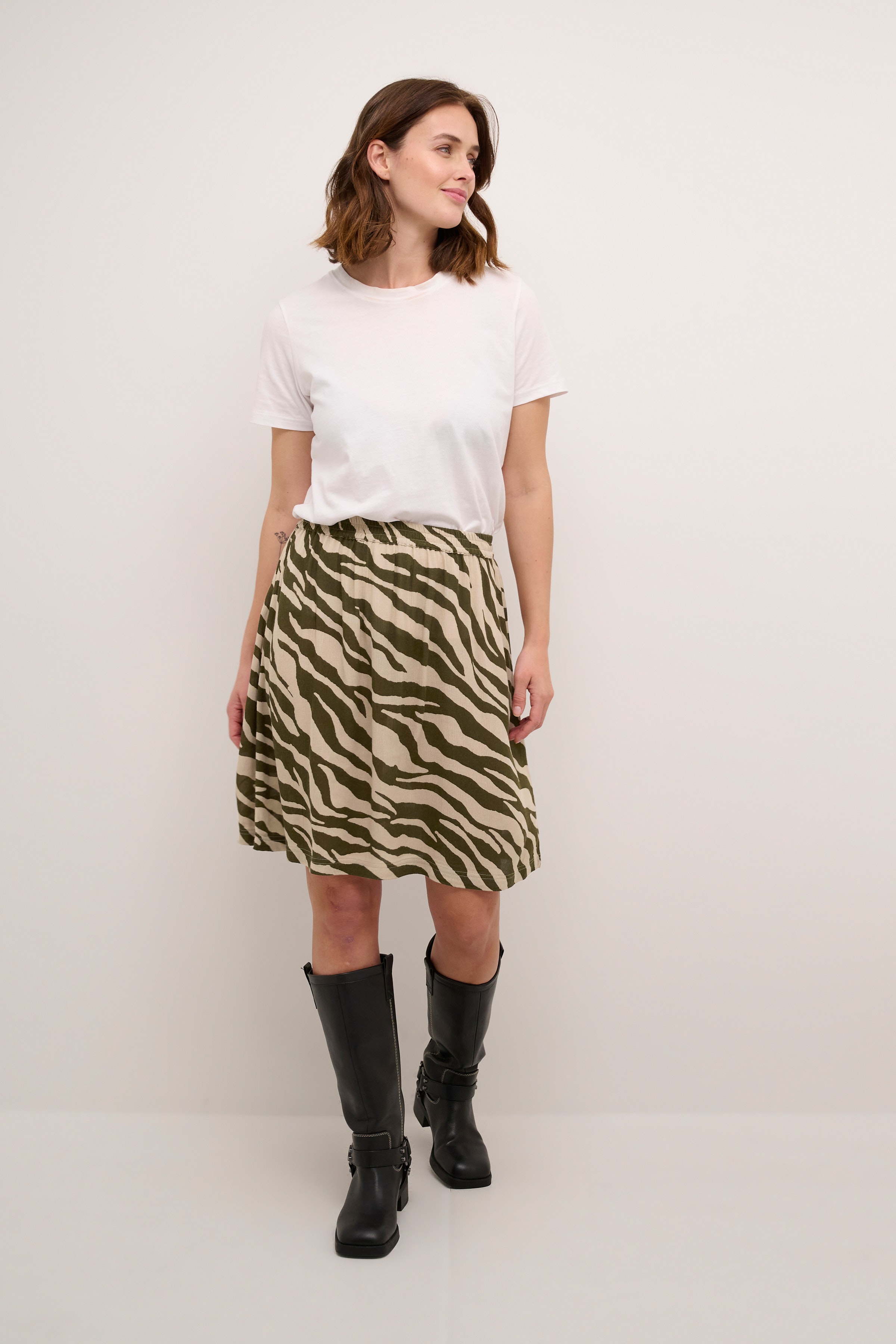KAmarita Skjørt LOOKBOOK FRONT 10509060-106060