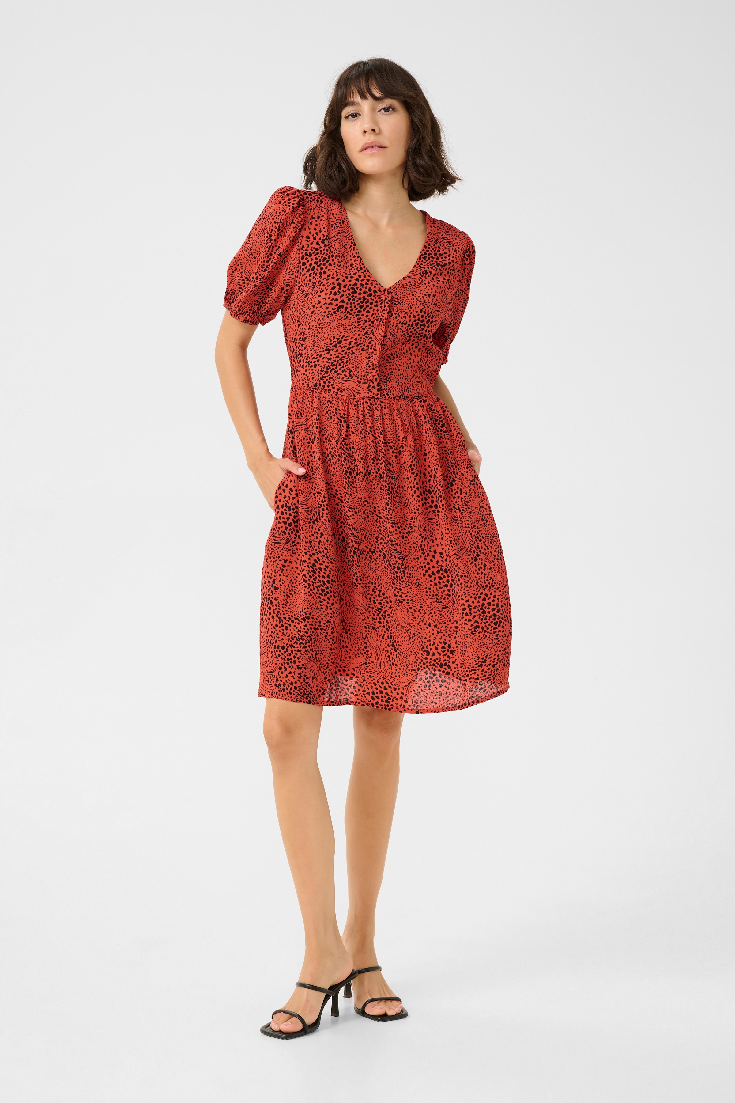 KAliana Kjole LOOKBOOK FRONT 10510014-107428