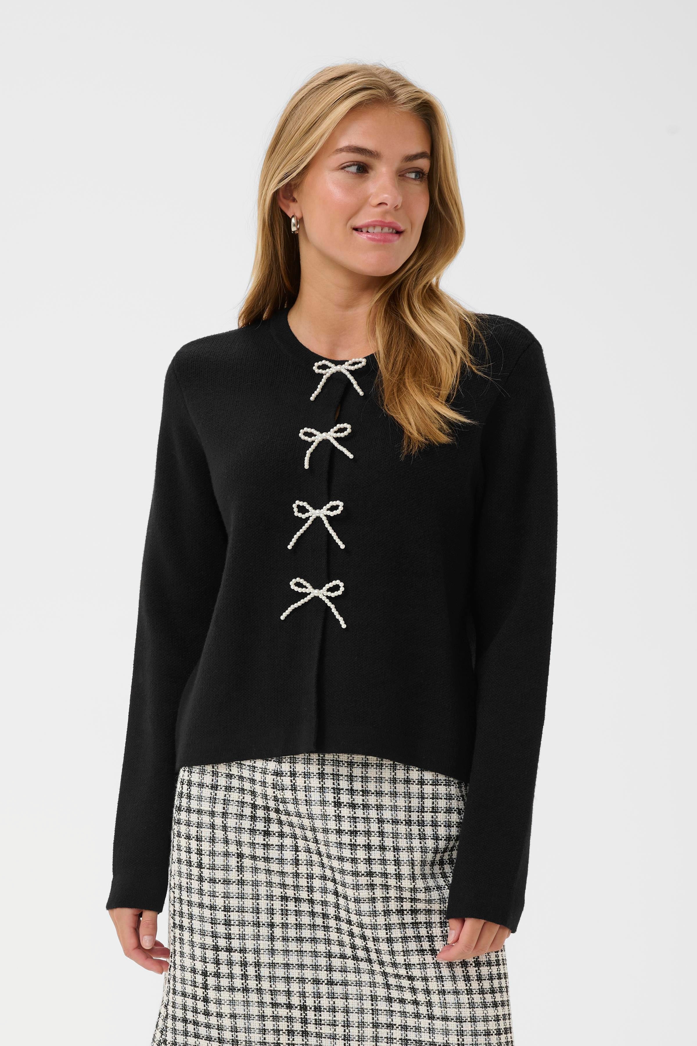 CUholiday Cardigan LOOKBOOK FRONT 50112543-500012
