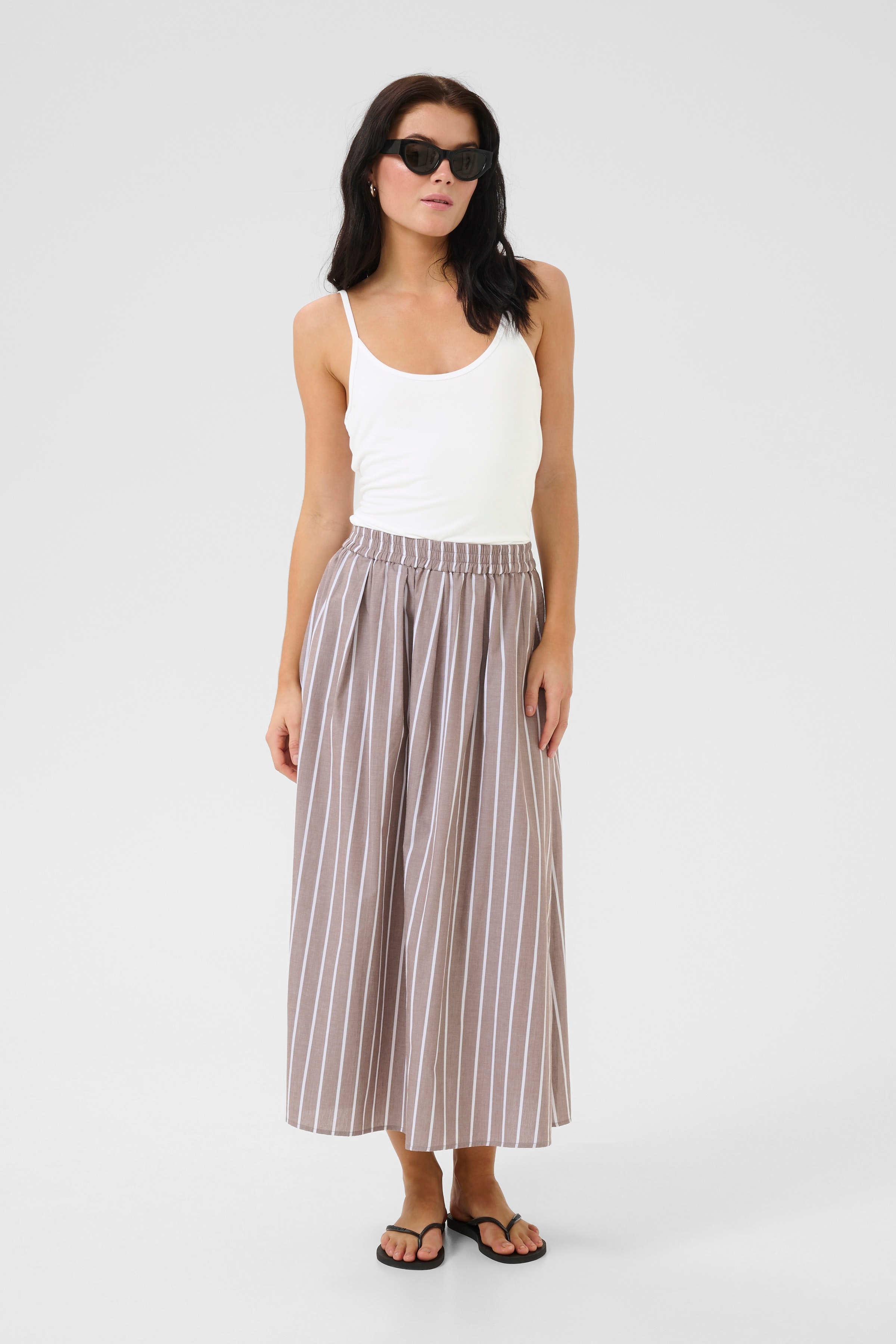 17 Top LOOKBOOK FRONT 10703599-110601