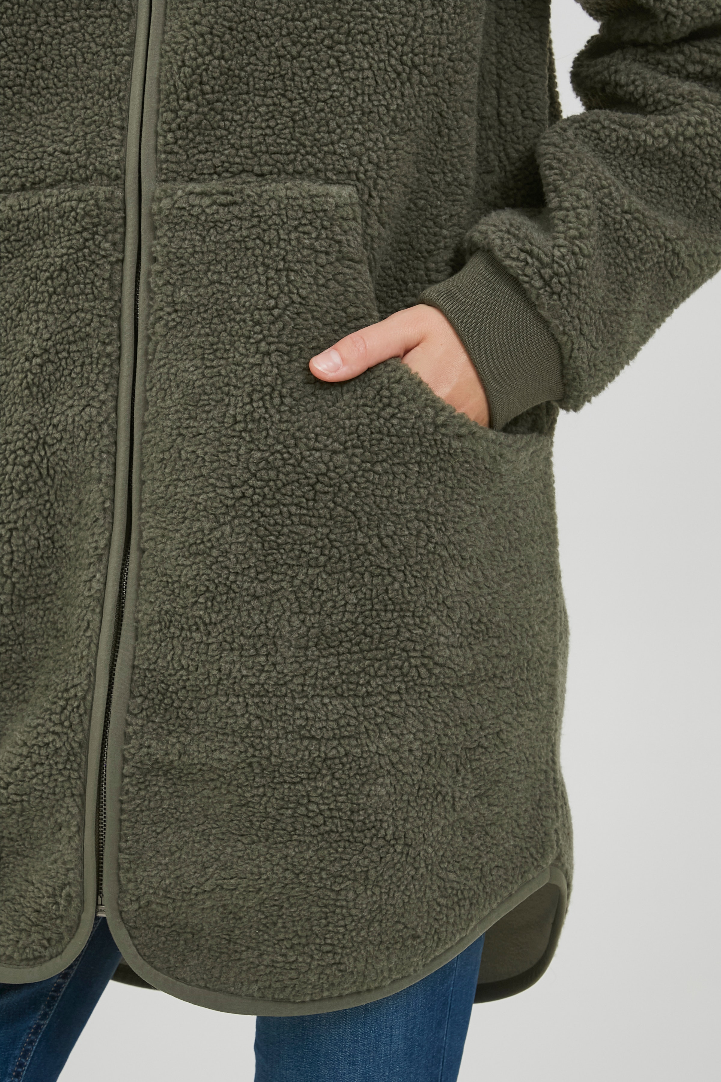 Outerwear LOOKBOOK DETAIL 20609657-180515