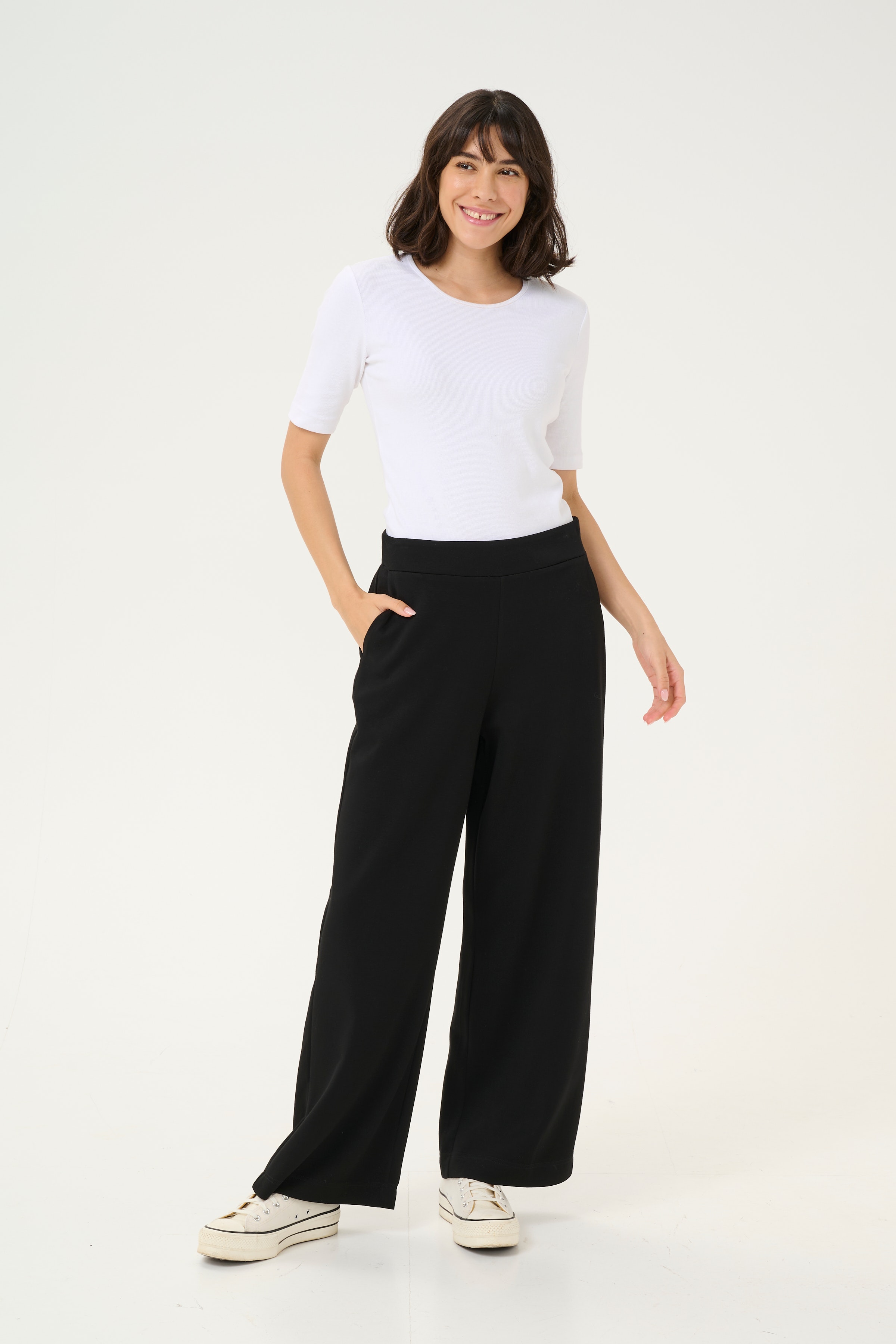 BPadona Trousers LOOKBOOK FRONT 10590858-100121B