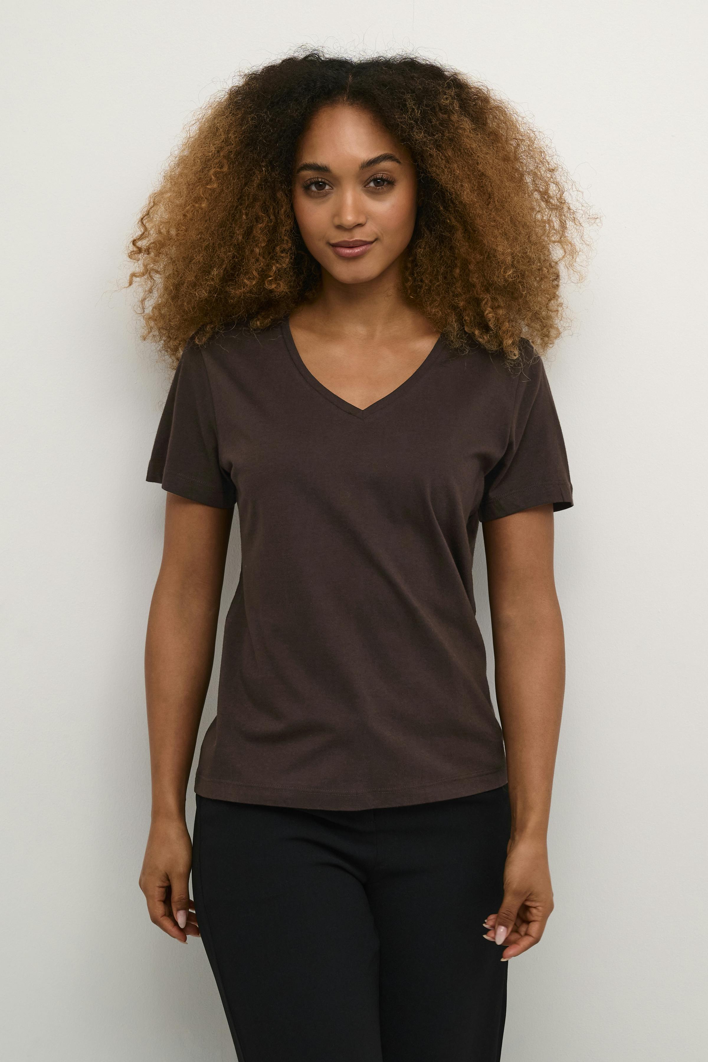 Naia T-shirt LOOKBOOK FRONT 10604508-191110