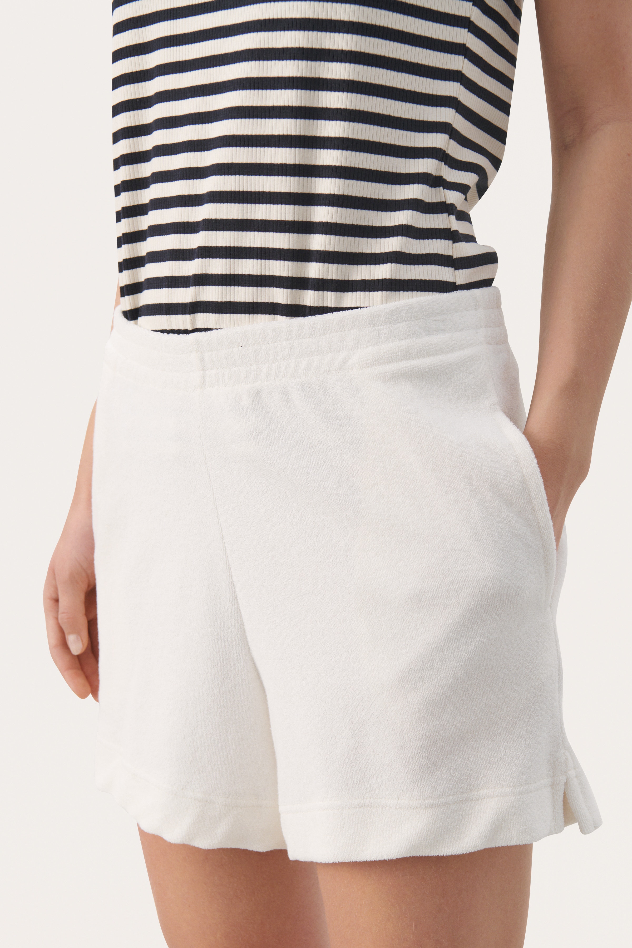 GustavaPW Shorts LOOKBOOK DETAIL 30308656-114801