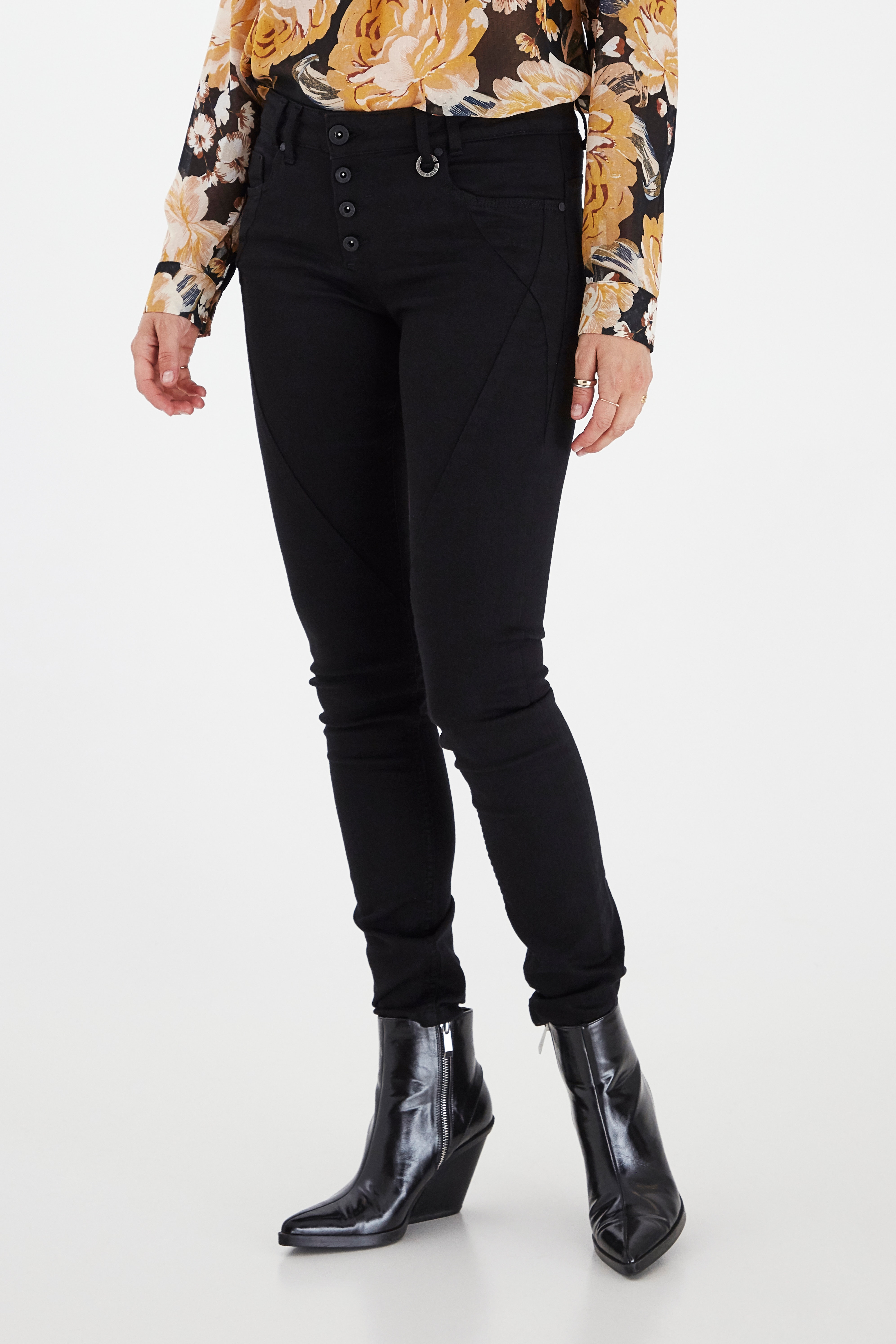 PZANNA Jeans LOOKBOOK FRONT 50205517-200004
