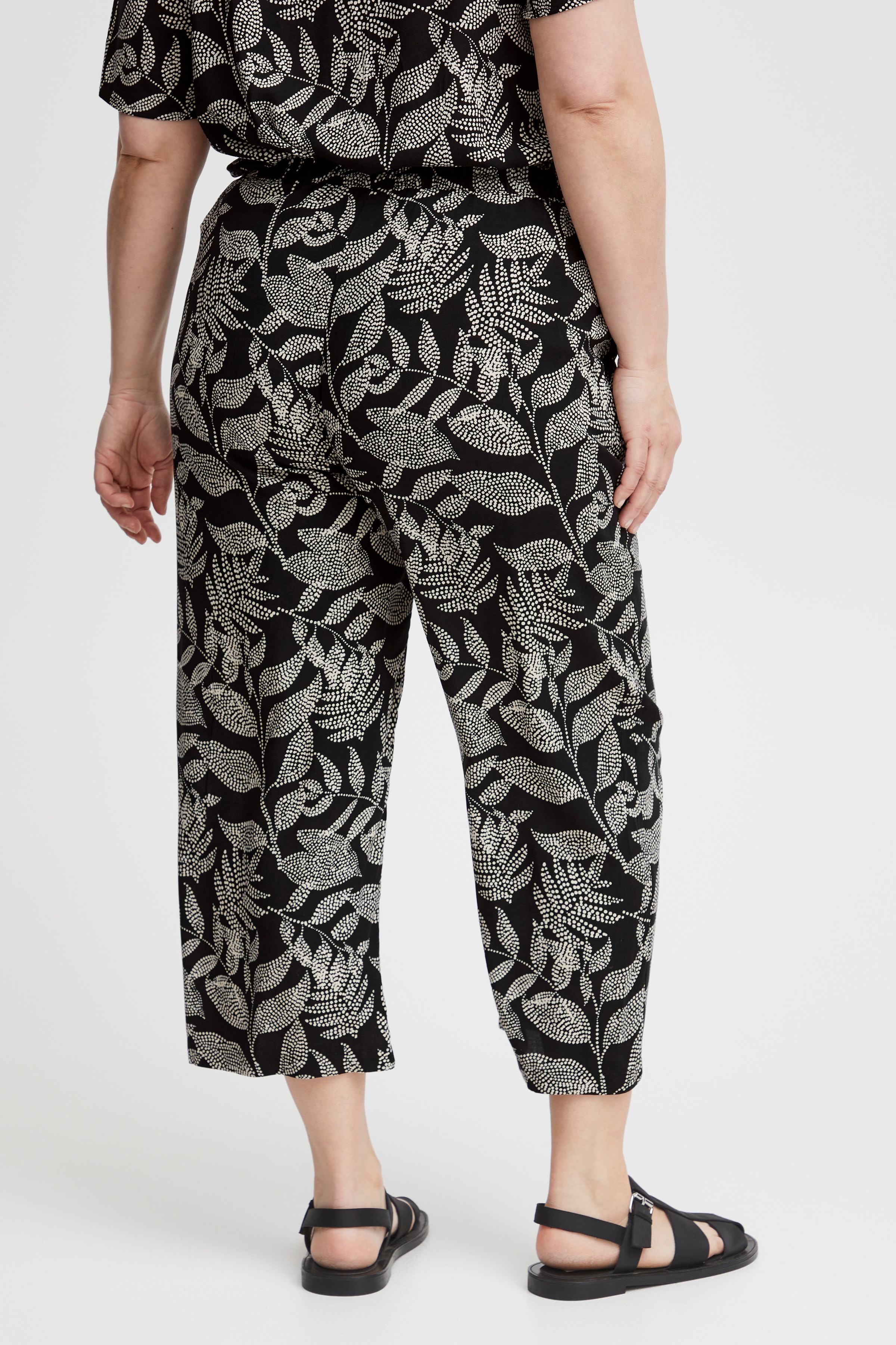 FPFUN Trousers LOOKBOOK FRONT 20612337-200115