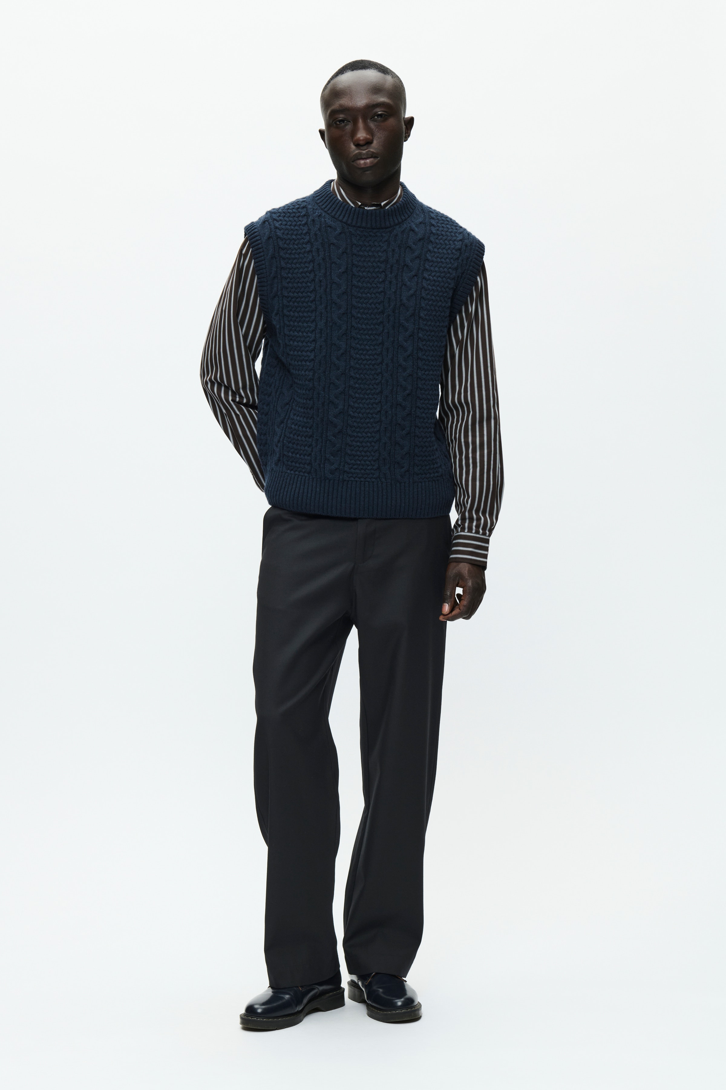 WWHolger Slipover LOOKBOOK FRONT 30251743-194011