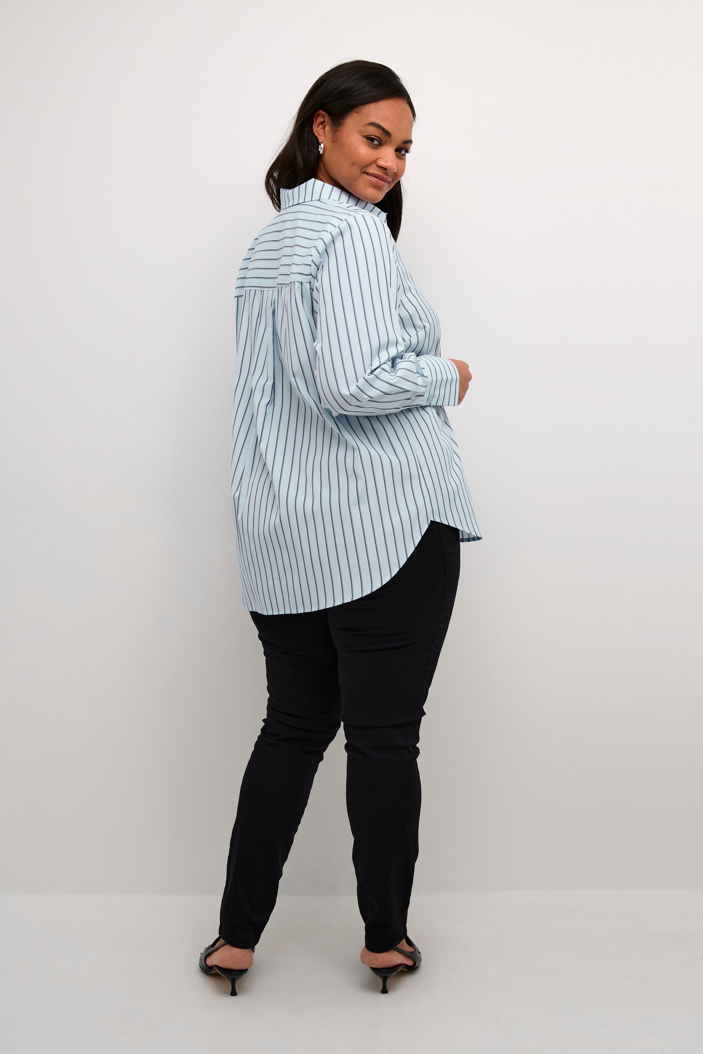 KCjerria Shirt LOOKBOOK BACK 10582581-106326