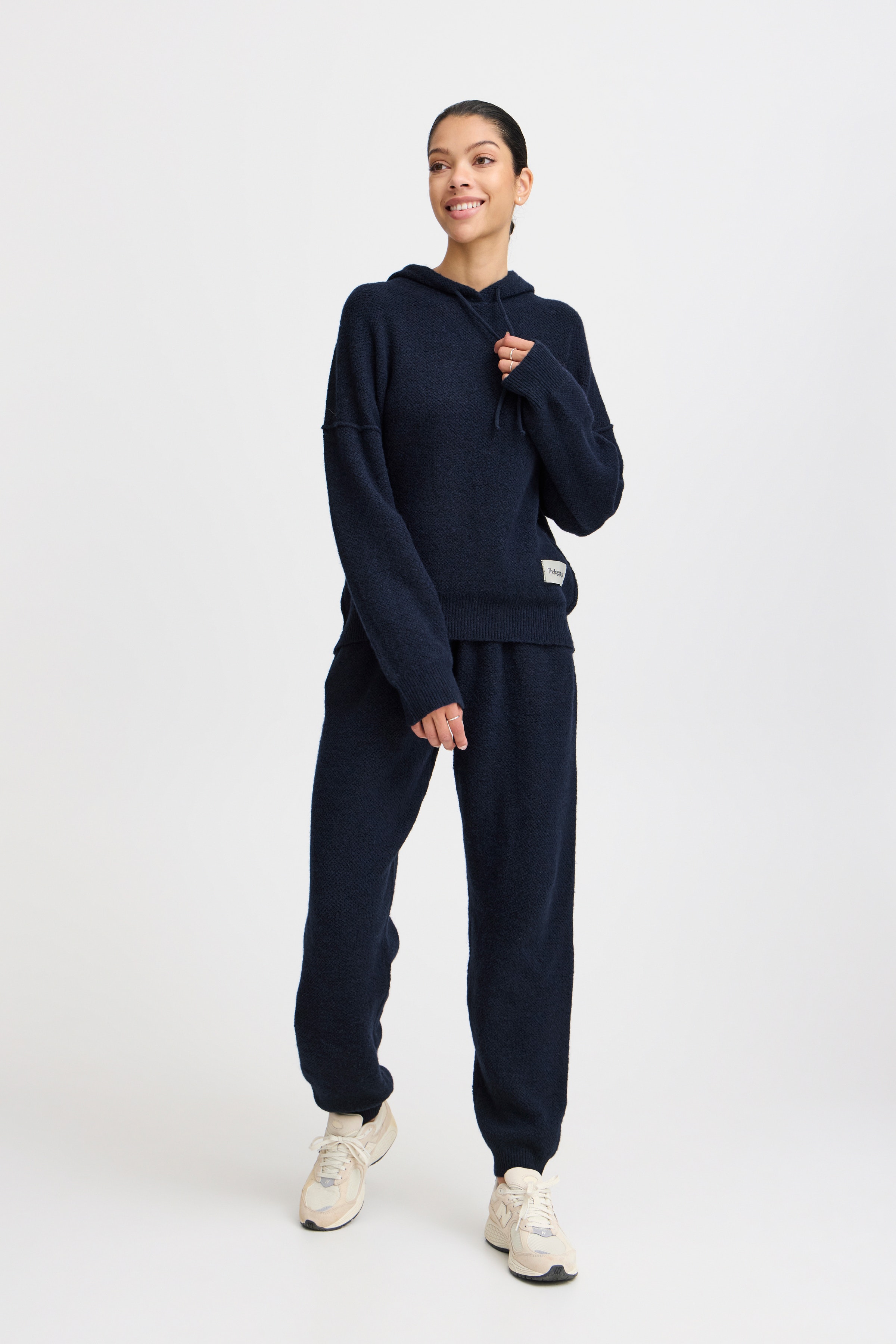 JCODA Pullover LOOKBOOK FRONT 22800597-193933