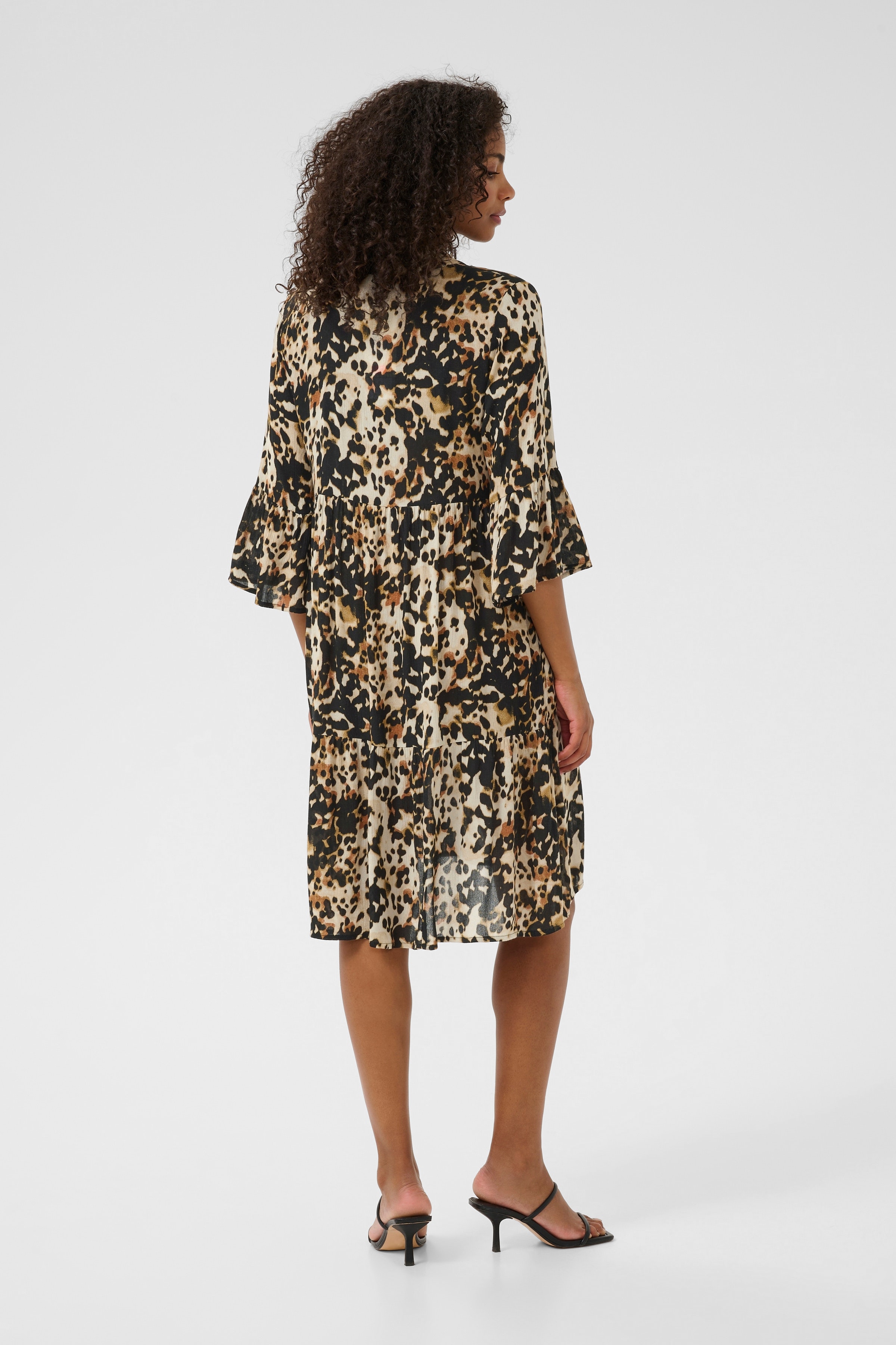 KAhera Kjole LOOKBOOK BACK 10508259-107550