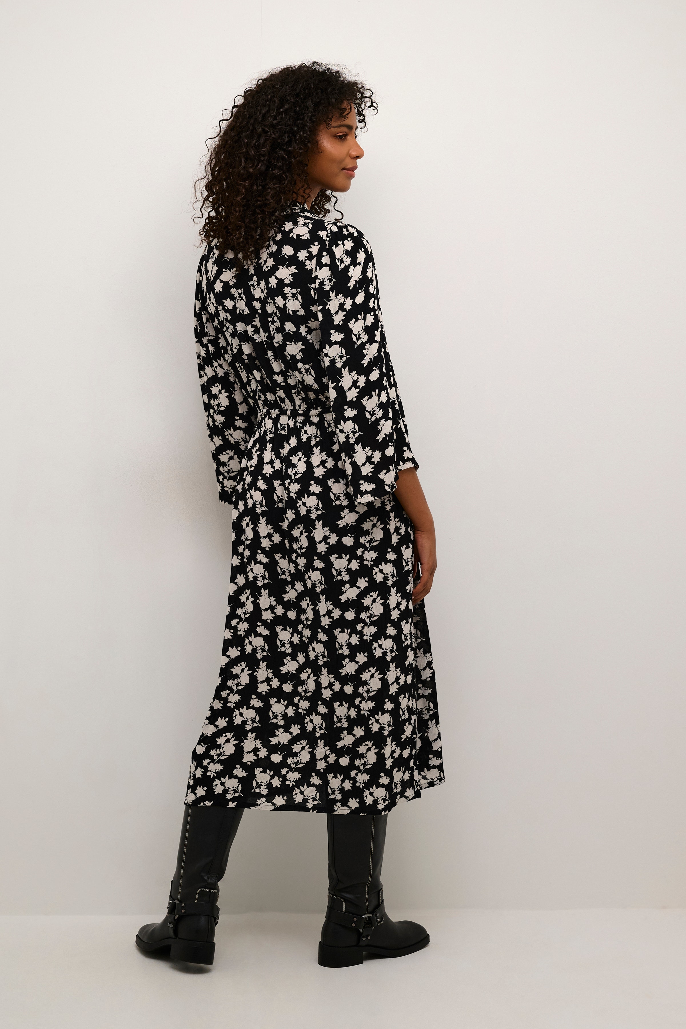 KAamber Kjole LOOKBOOK BACK 10509534-106992