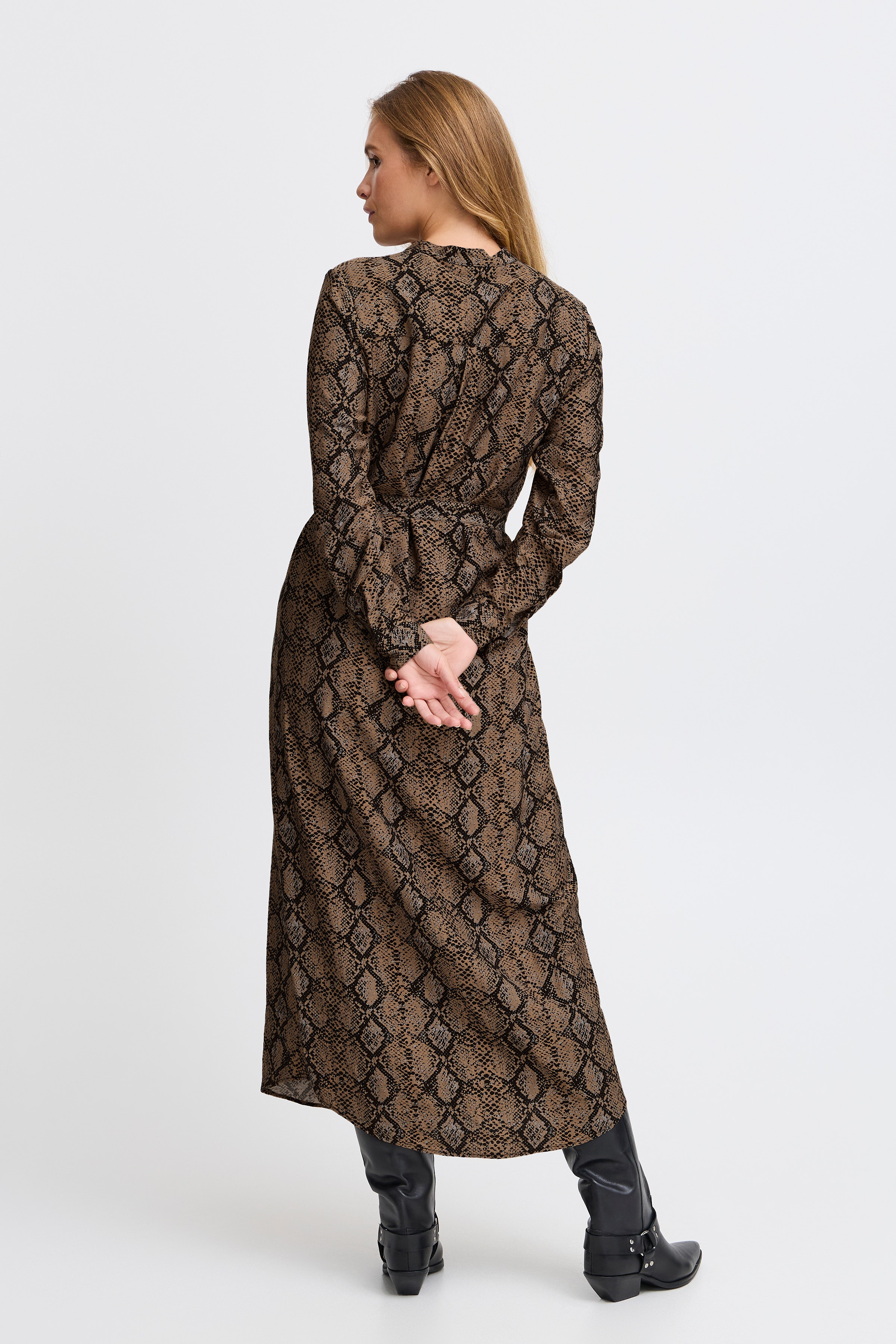 PZHARPER Kjole LOOKBOOK BACK 50208344-203733