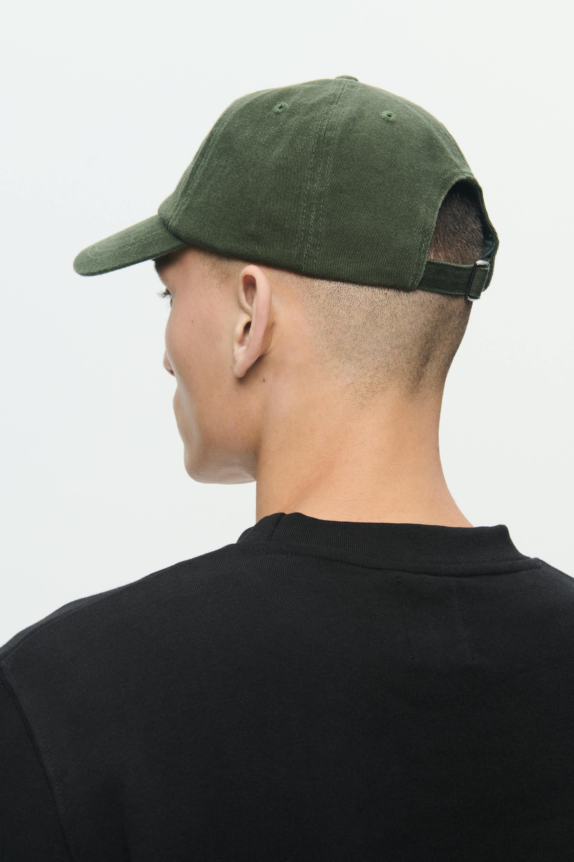 WWEli Cap LOOKBOOK BACK 30251374-190511