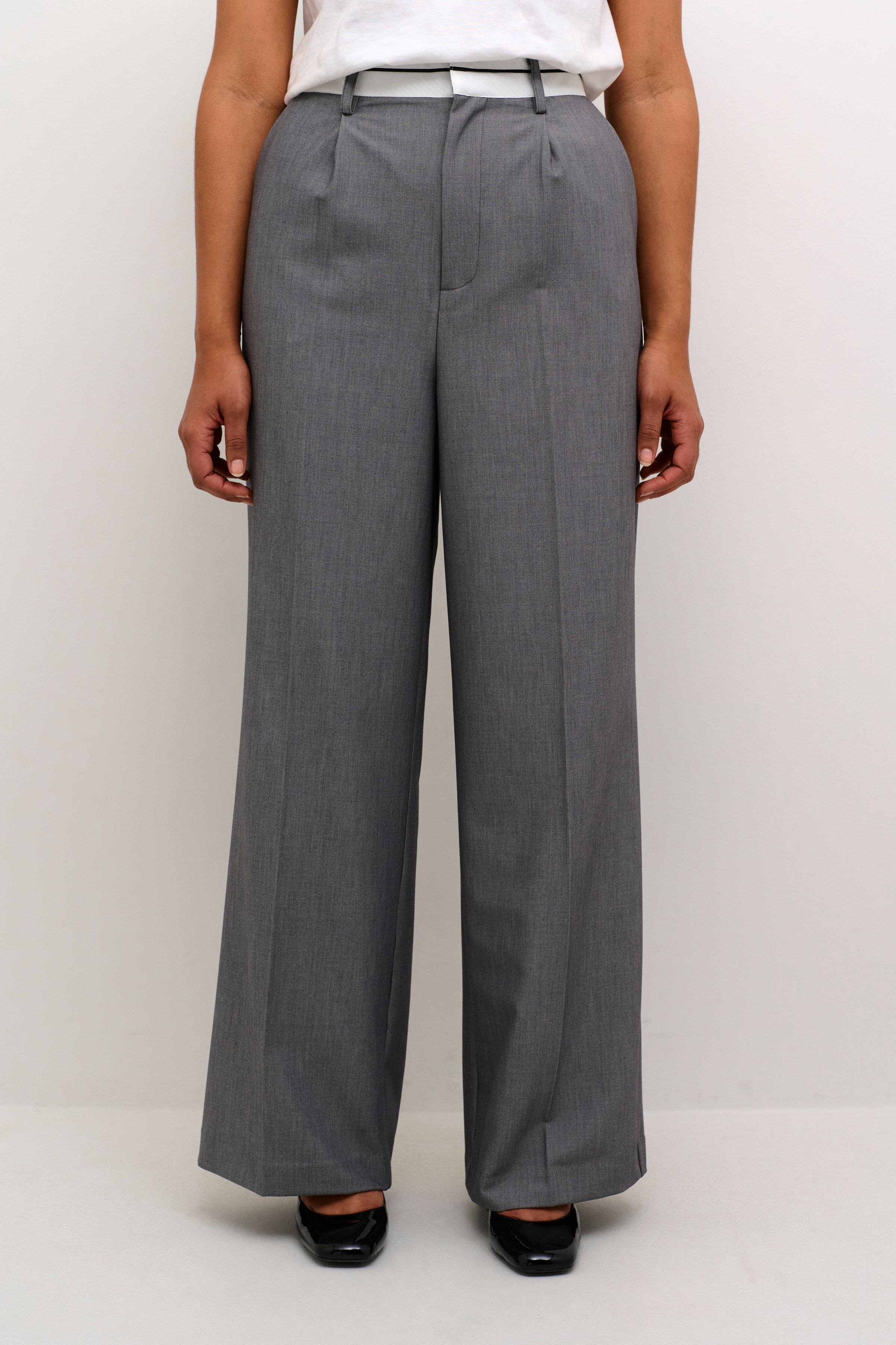 KArey Bukser LOOKBOOK FRONT 10509191-100123