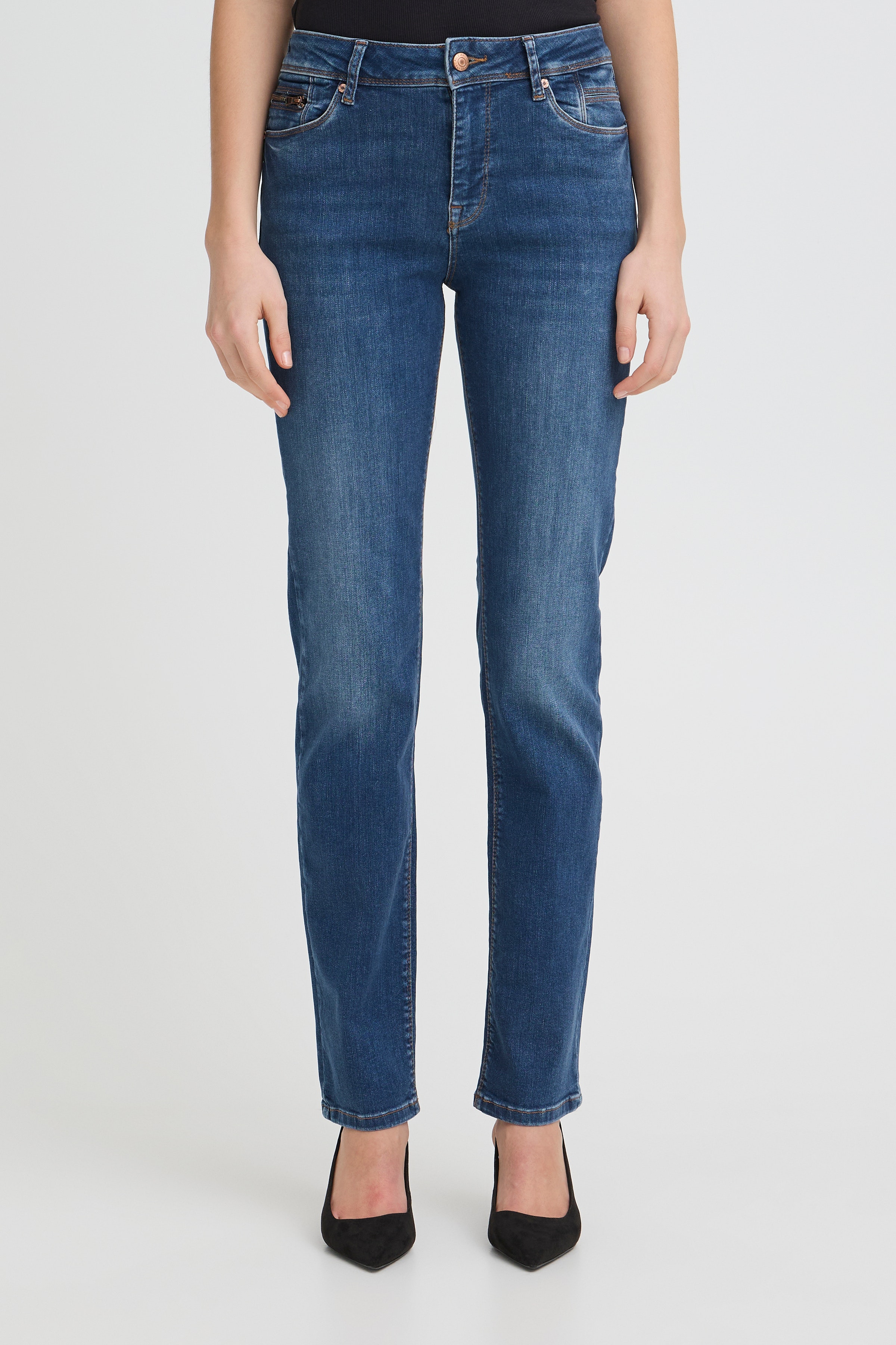 PZSANDRA HW Jeans Medium Straight LOOKBOOK FRONT 50205860-200005