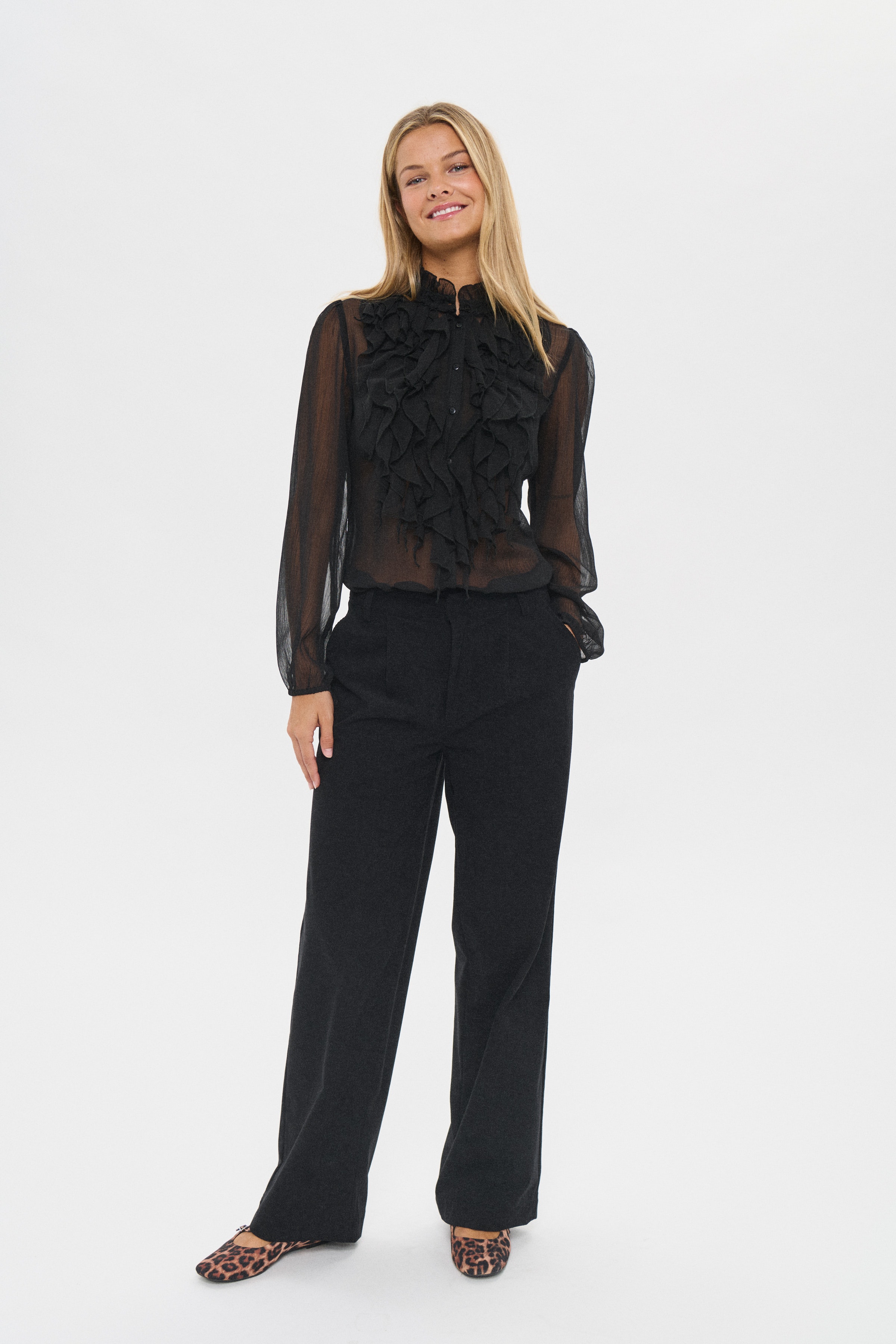 LiljaSZ Hemd LOOKBOOK FRONT 30512627-193911