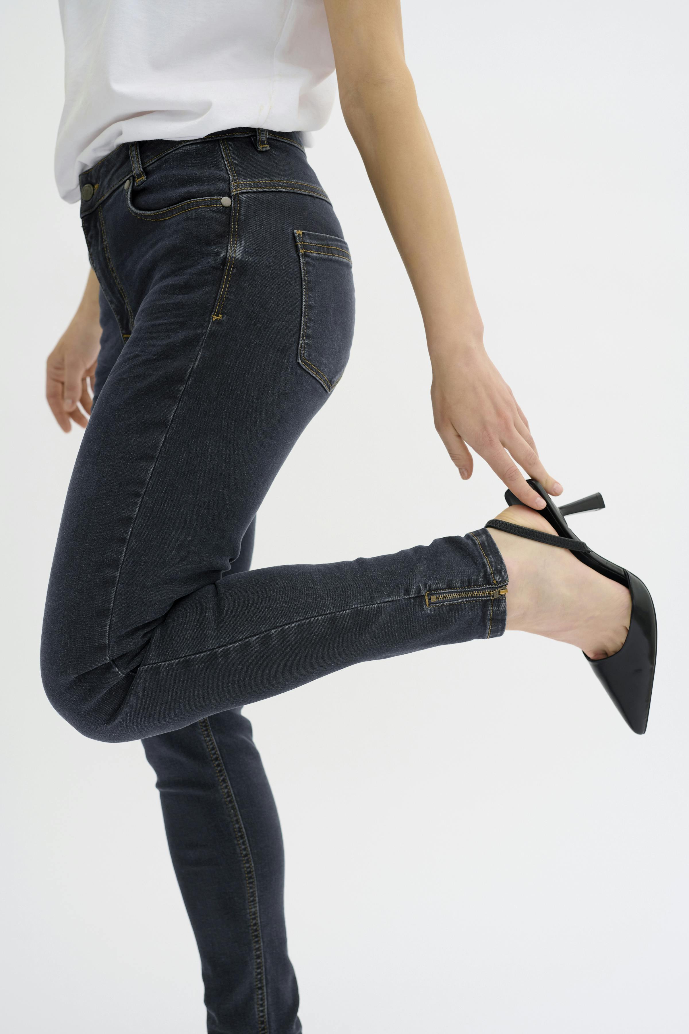 37 Jeans LOOKBOOK DETAIL 10703574-100063