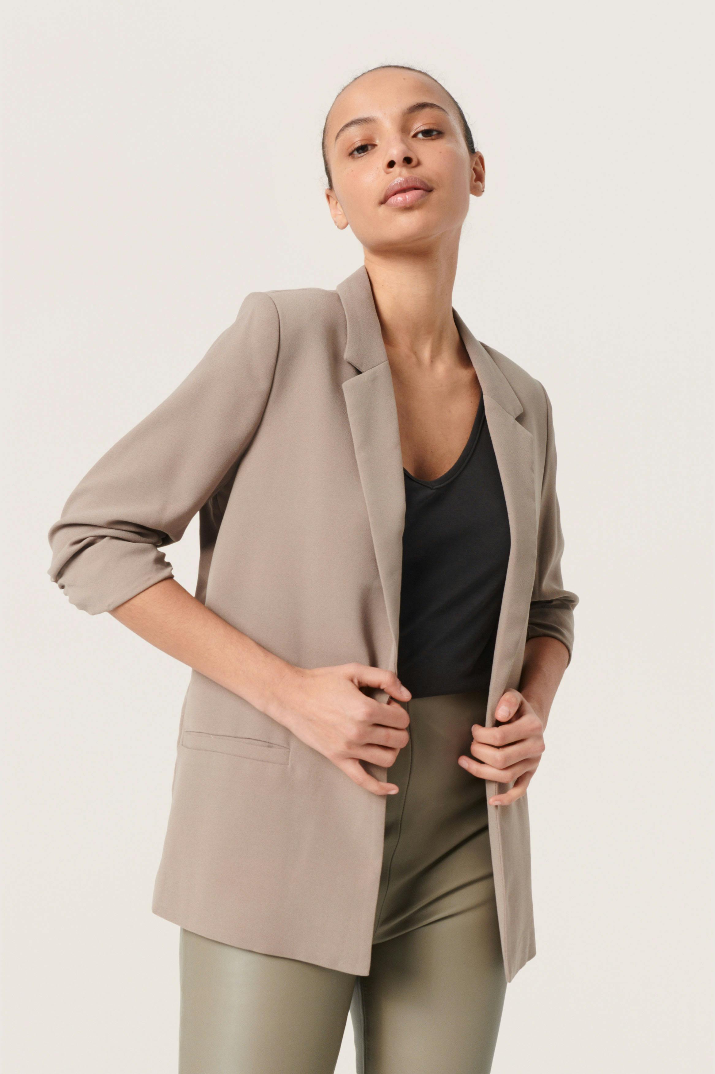 SLShirley Blazer LOOKBOOK FRONT 30403608-47036