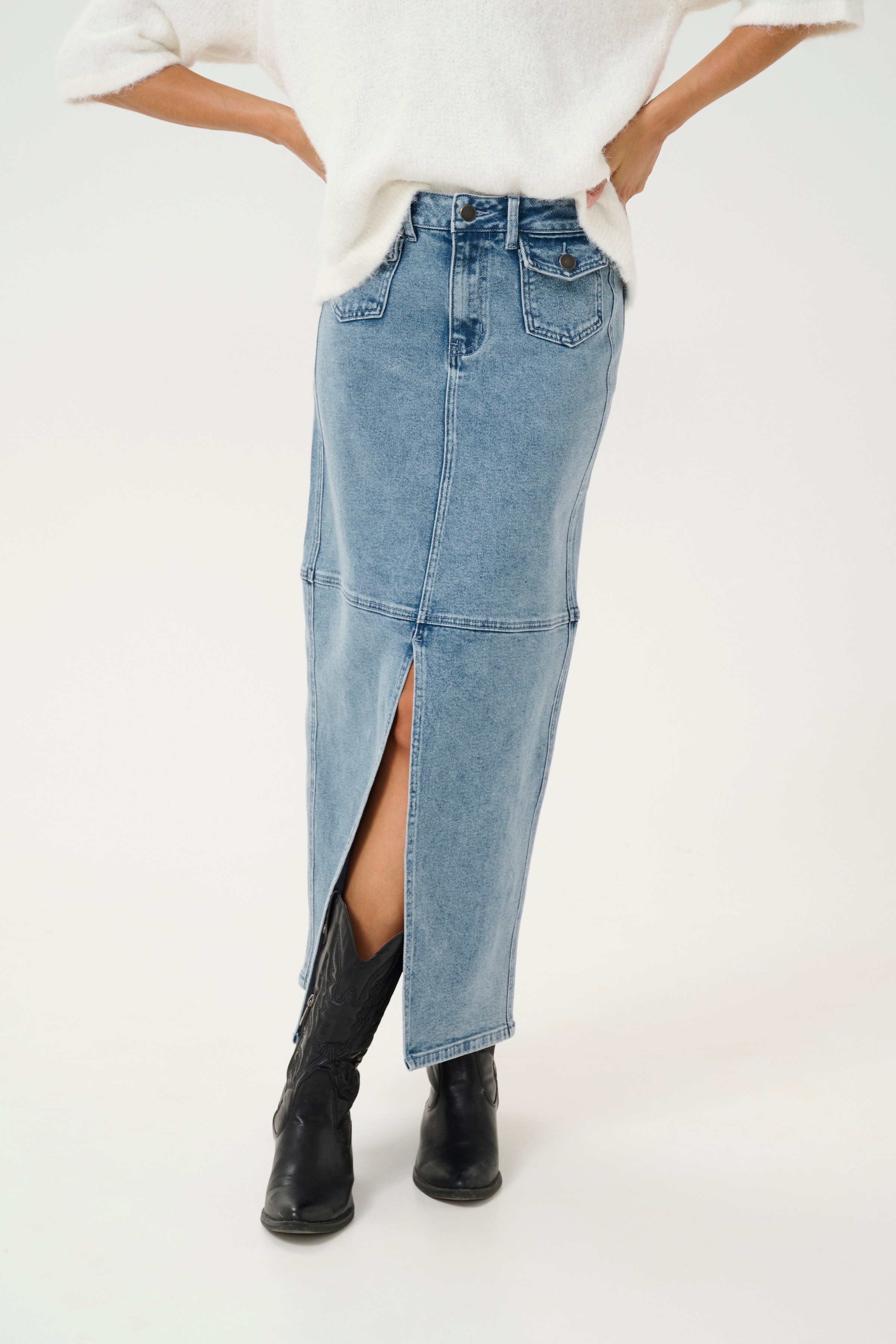 KAdoriana Denimskjørt LOOKBOOK FRONT 10509582-107702