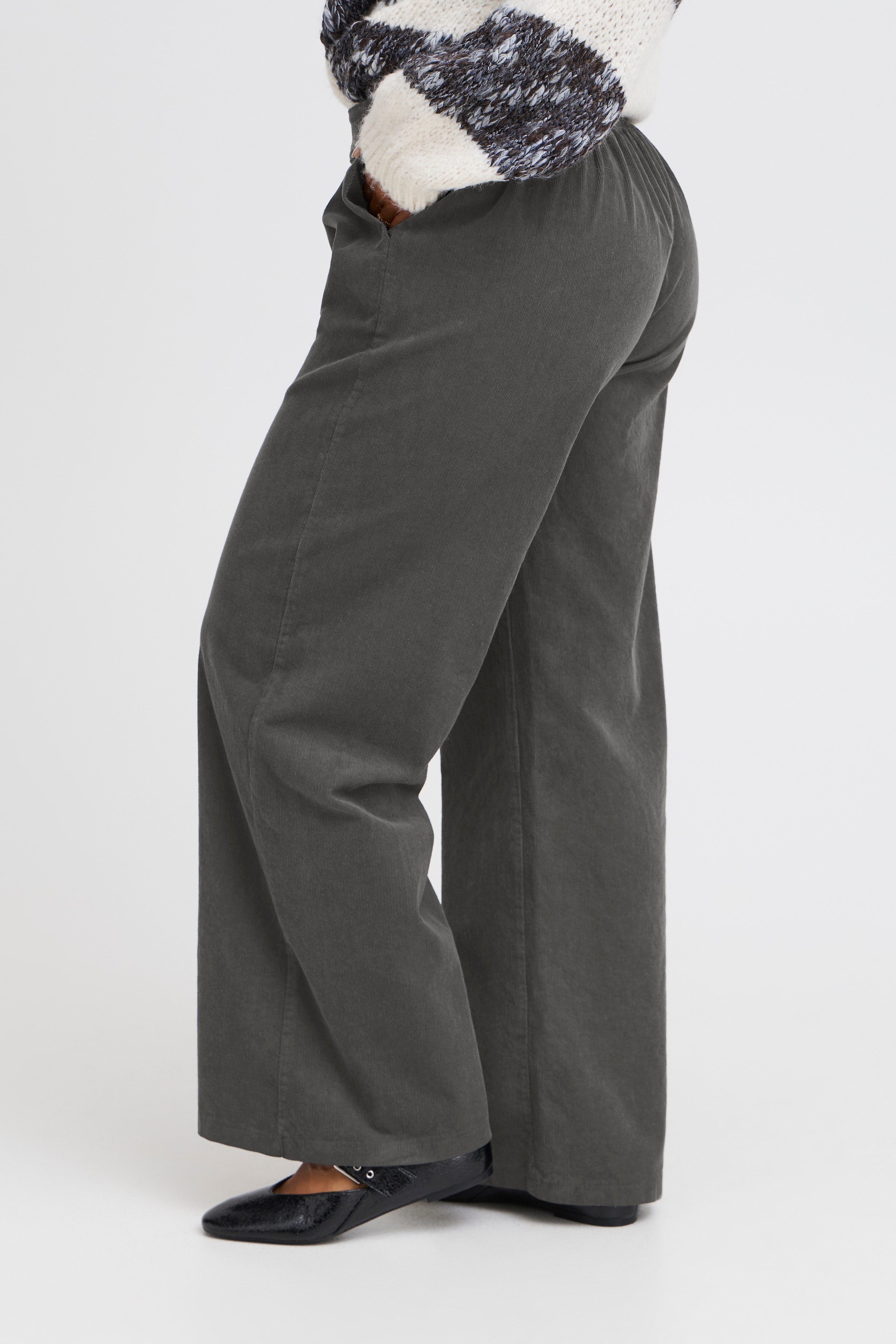 SBBALA Trousers LOOKBOOK BACK 22100856-180601