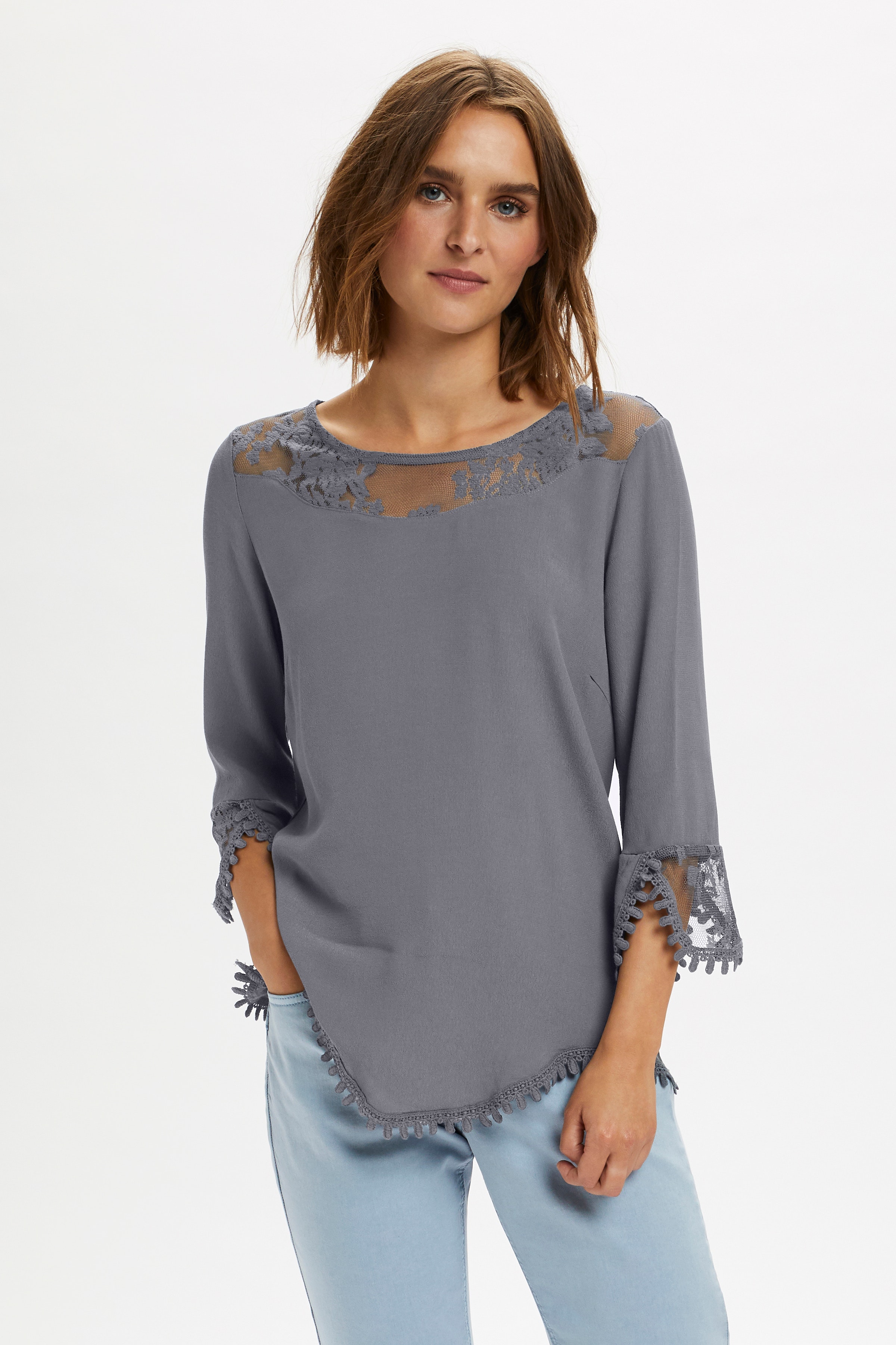 Kalanie Blus LOOKBOOK FRONT 10601772-100802