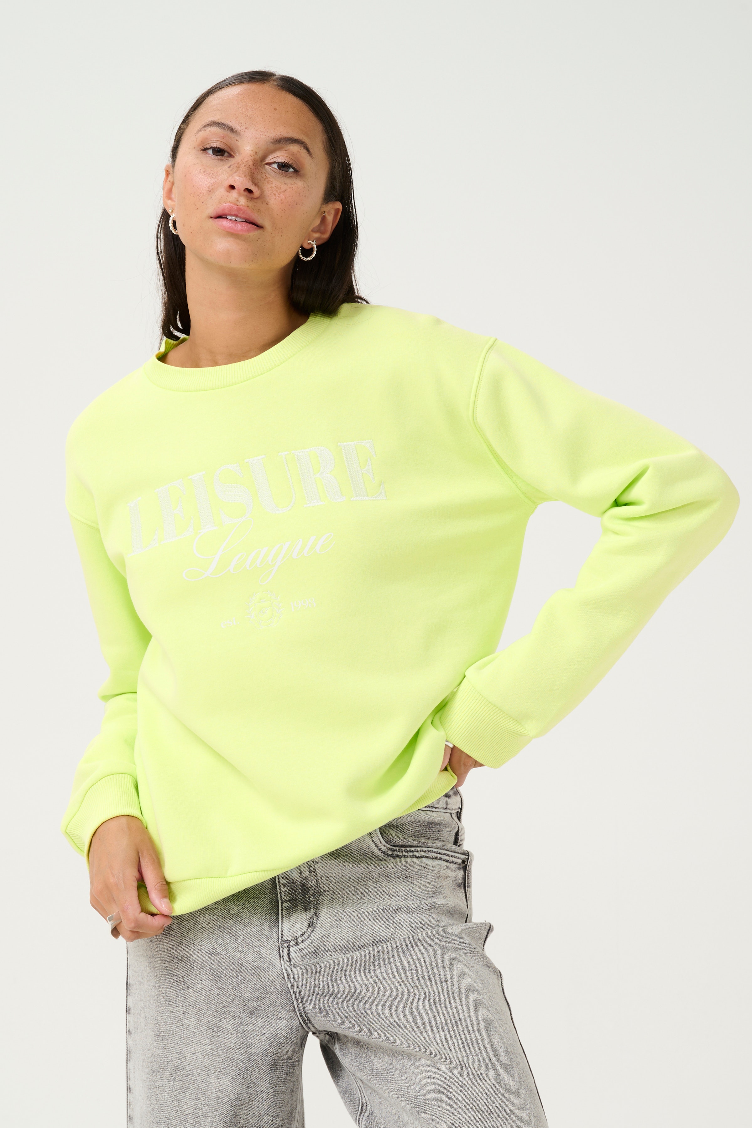 KAviola Sweatshirt LOOKBOOK FRONT 10509722-130324