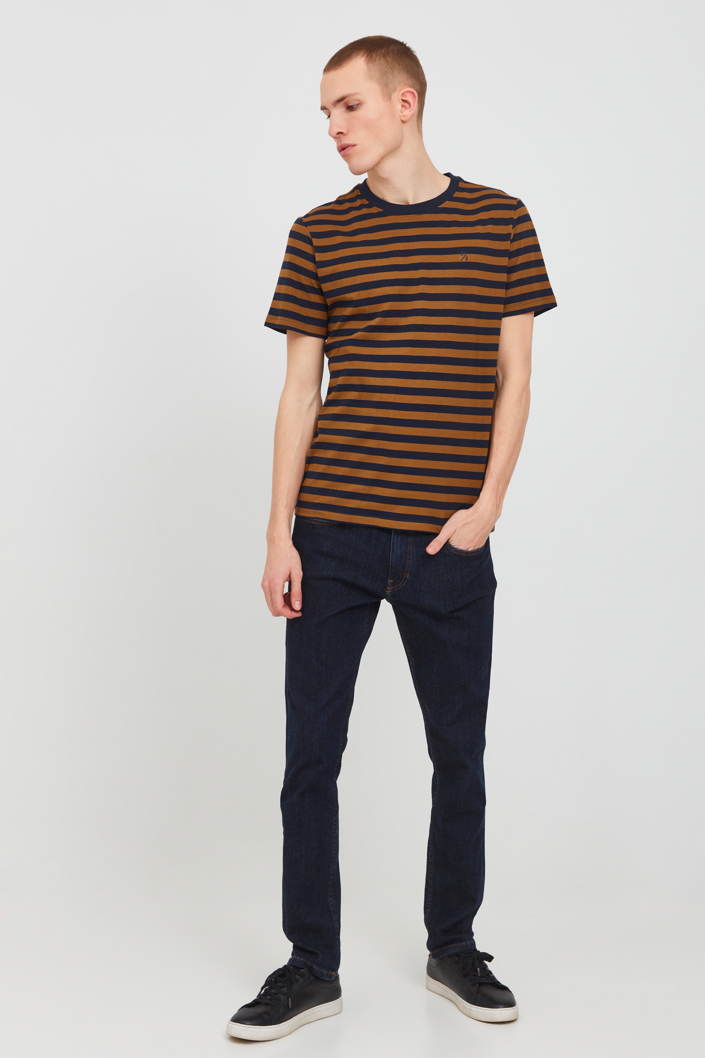 T-shirt LOOKBOOK FRONT 20504026-191034