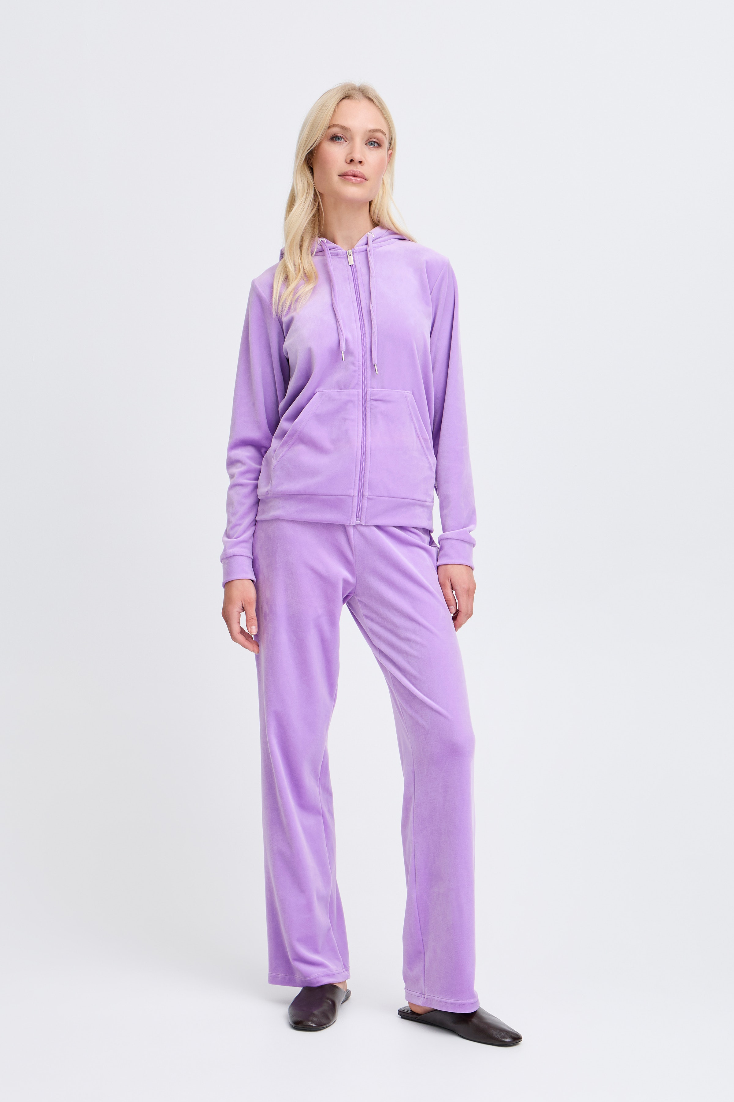 BYMITZA Joggingpak LOOKBOOK FRONT 20810786-173617