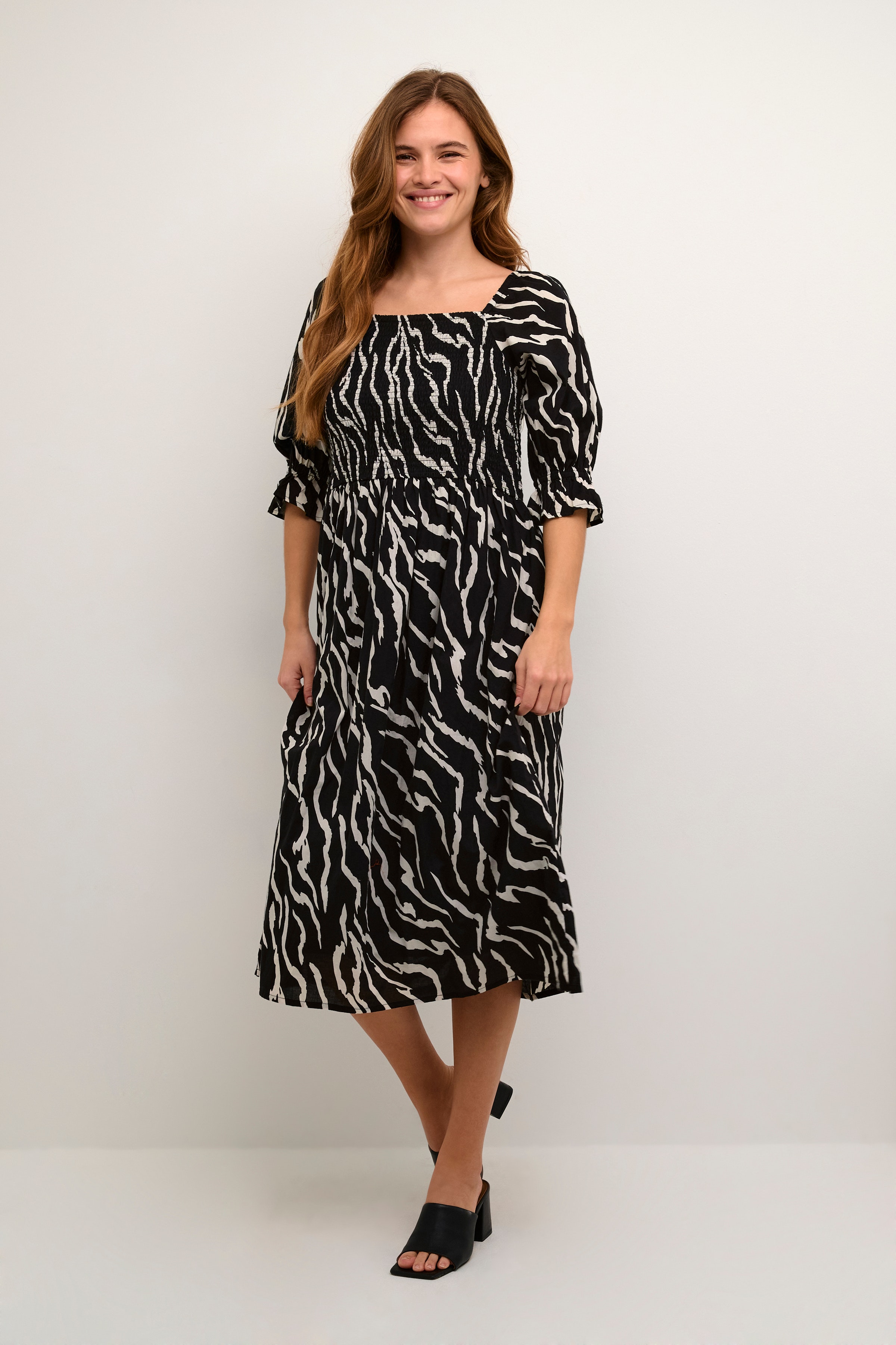 KAwhippa Kjole LOOKBOOK FRONT 10506441-103939