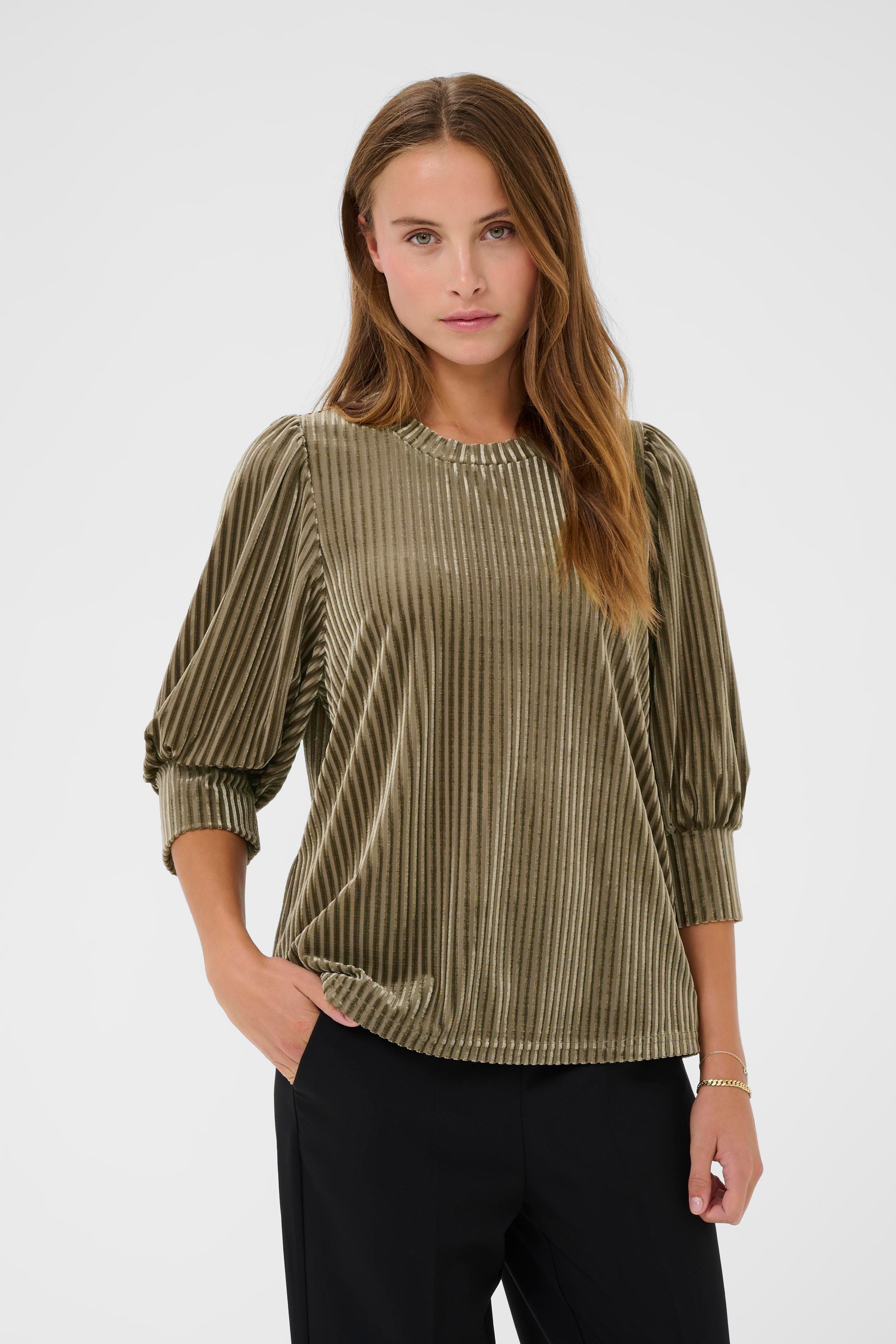 KAcaca Velourbluse LOOKBOOK FRONT 10503887-190808