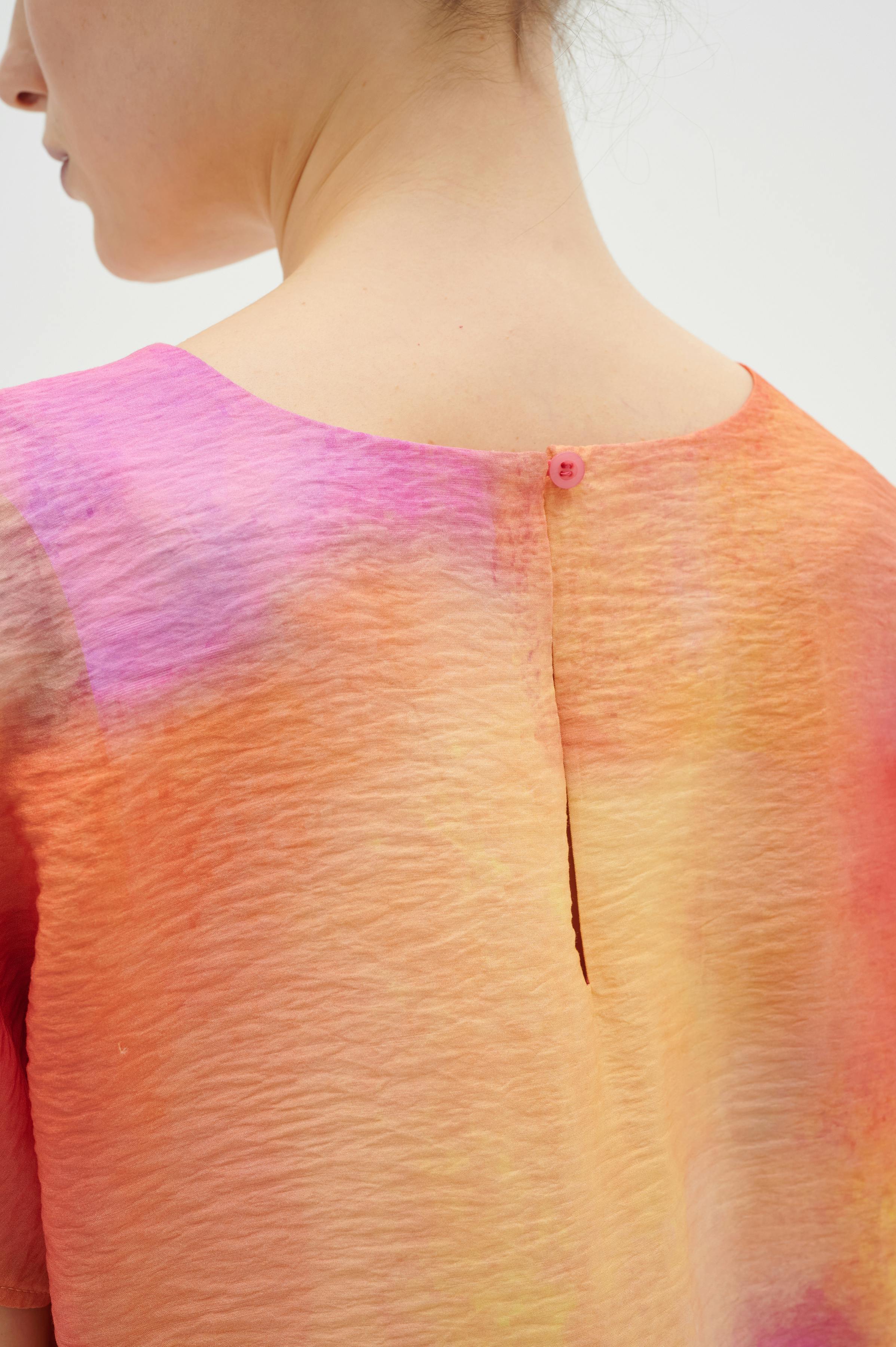 TedraIW Top LOOKBOOK DETAIL 30108319-302020