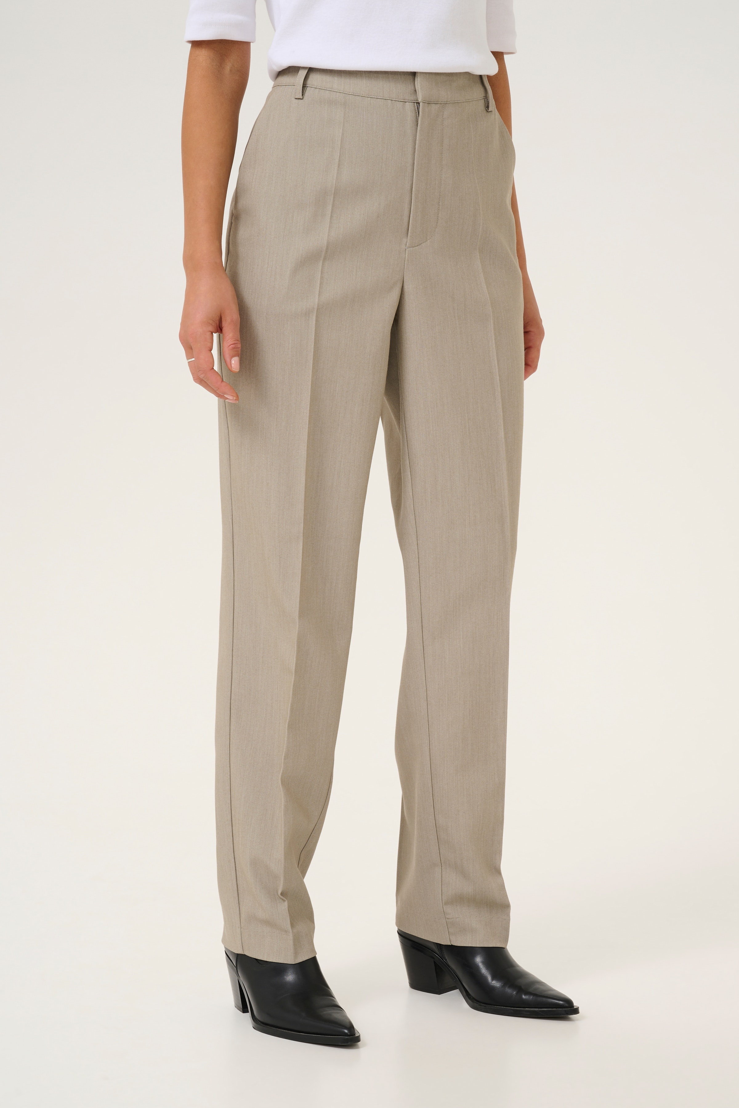 KAsakura Trousers LOOKBOOK FRONT 10507770-1702051