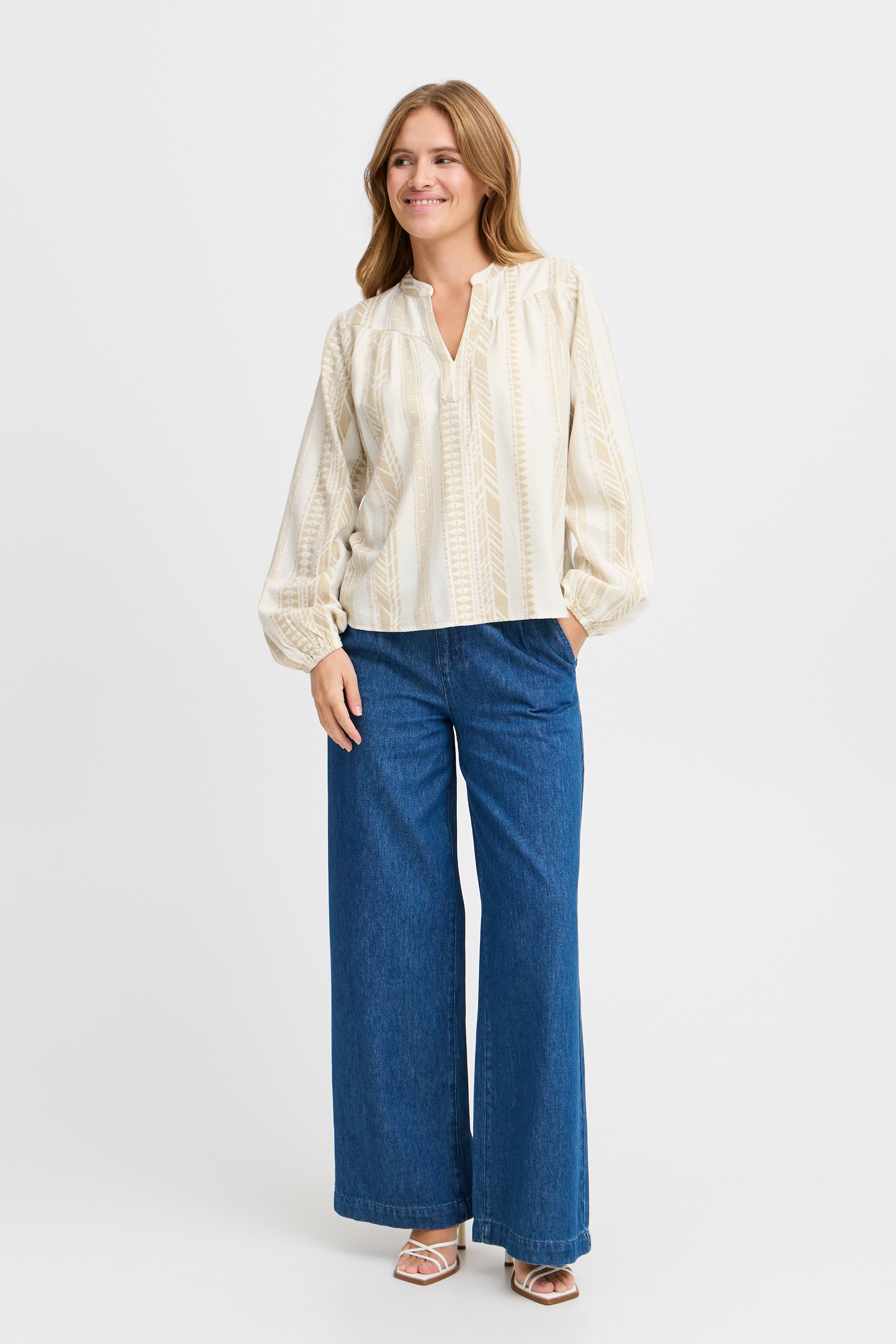 PZTIONA bluse LOOKBOOK FRONT 50208599-110105