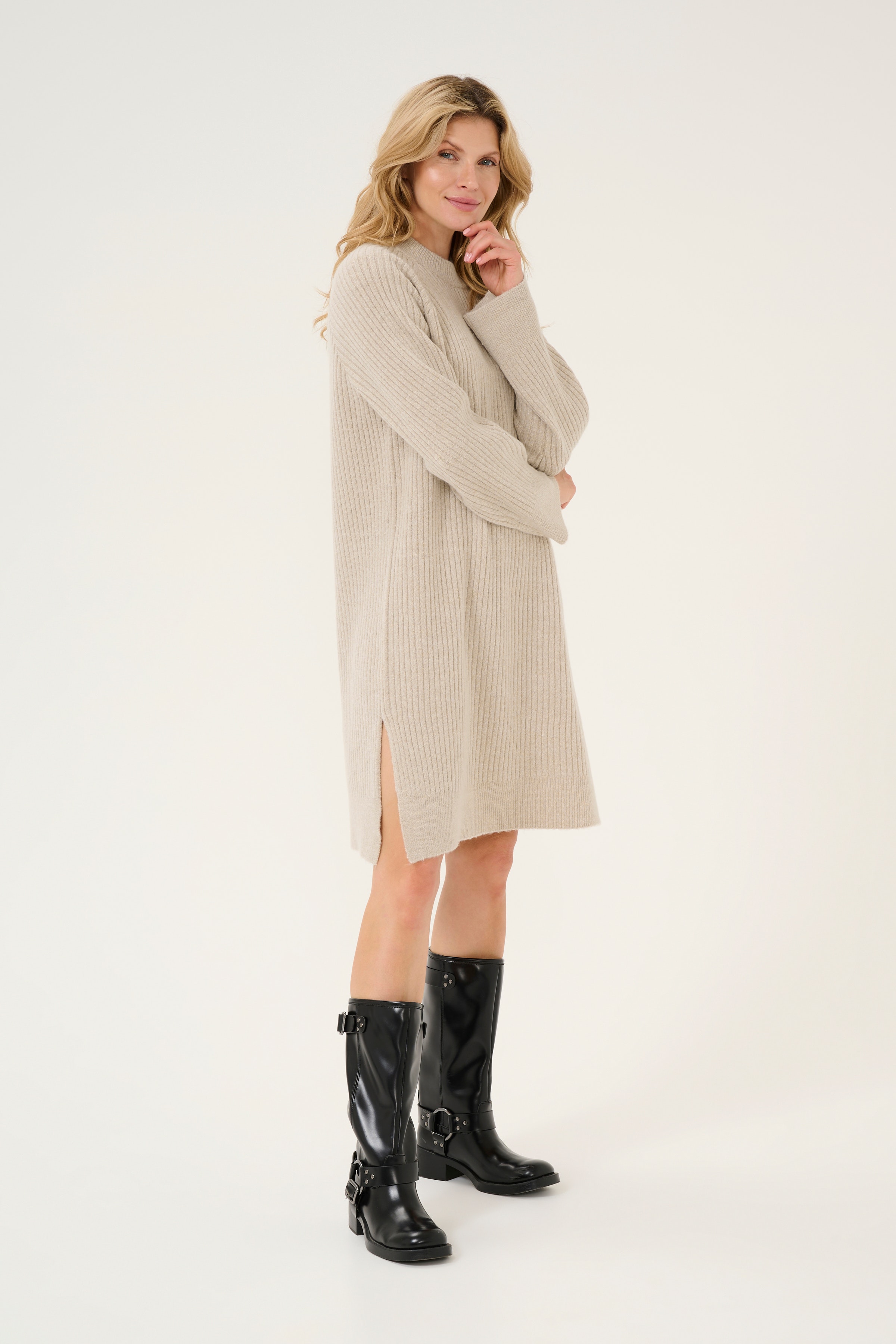 KArinya Kjole LOOKBOOK FRONT 10509084-151305