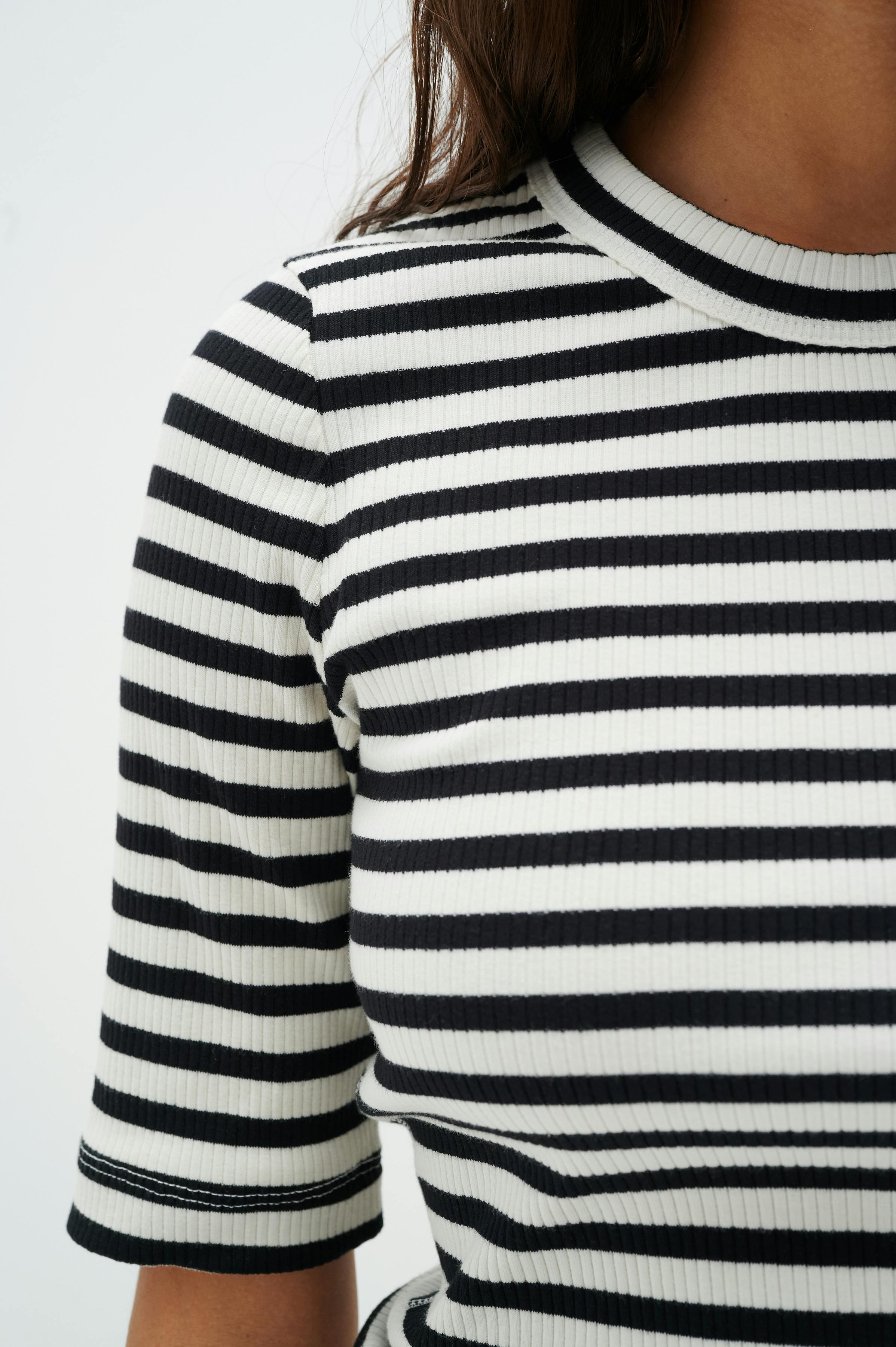 DagnaIW Striped T-shirt LOOKBOOK DETAIL 30107269-302212