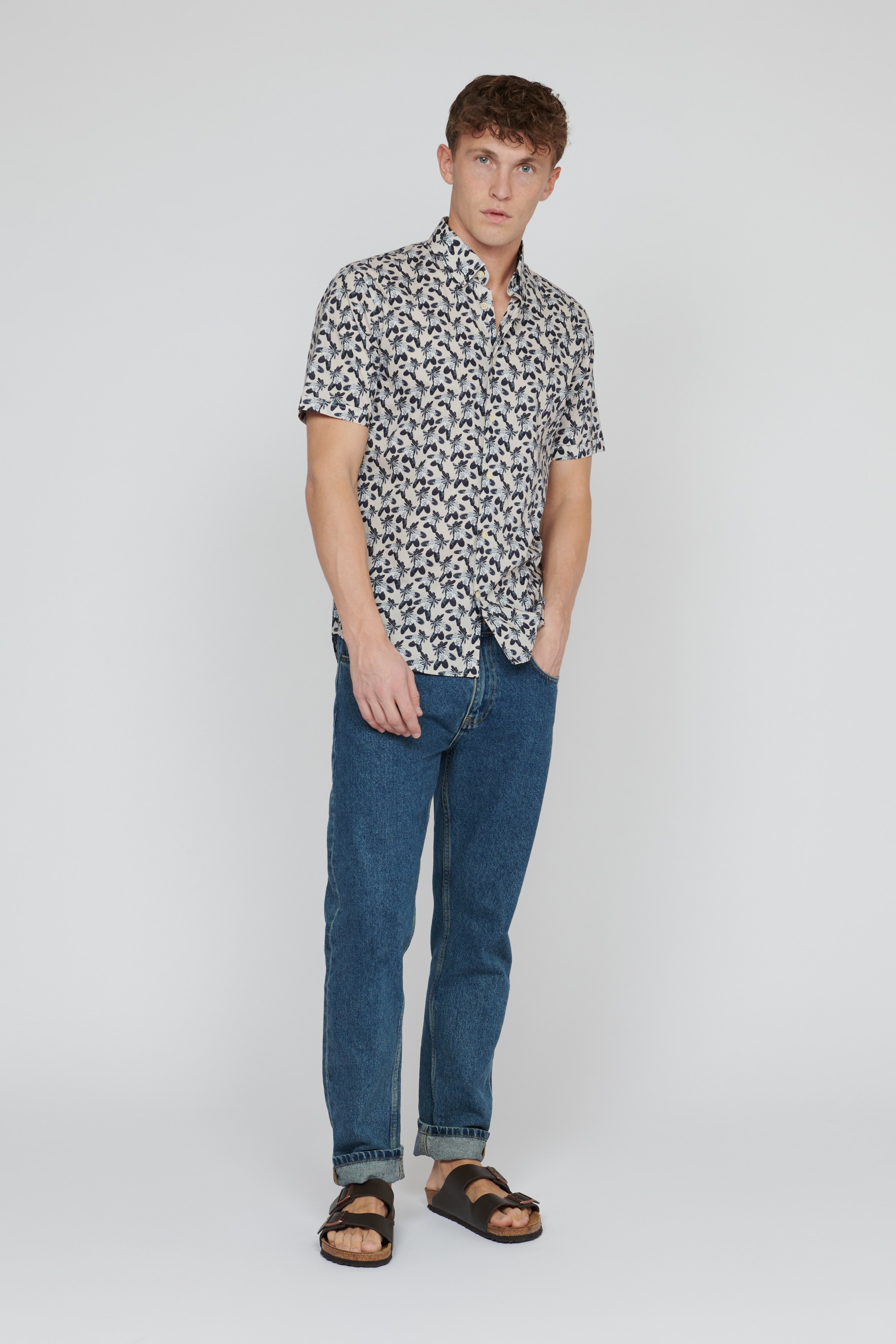 MAtrostol Shirt LOOKBOOK FRONT 30207359-194011