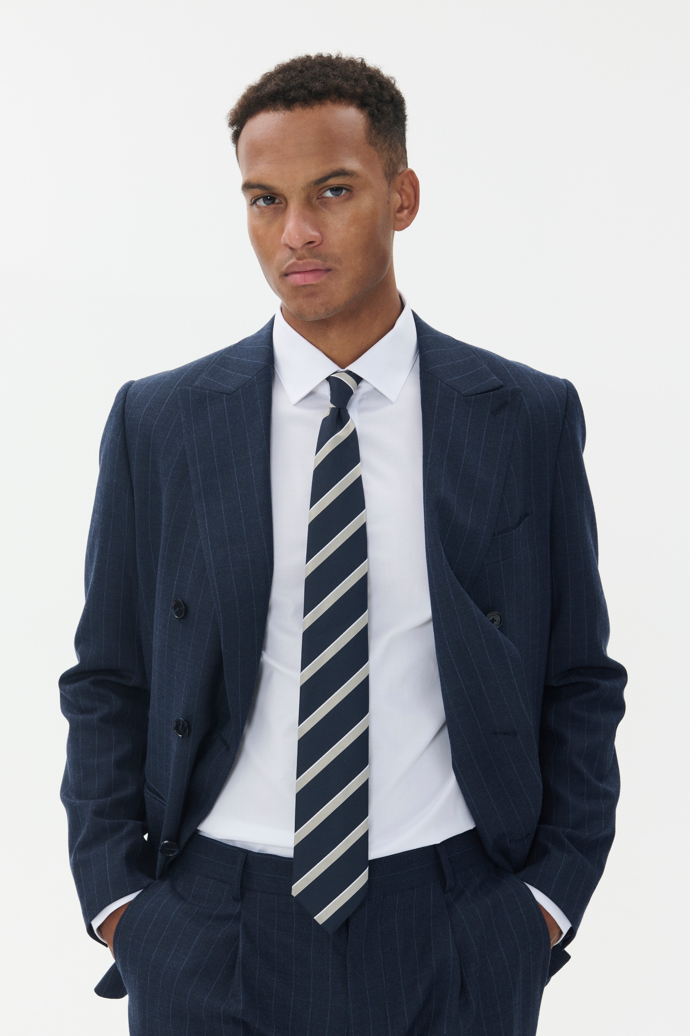 MAtie Tie LOOKBOOK FRONT 30207996-194011