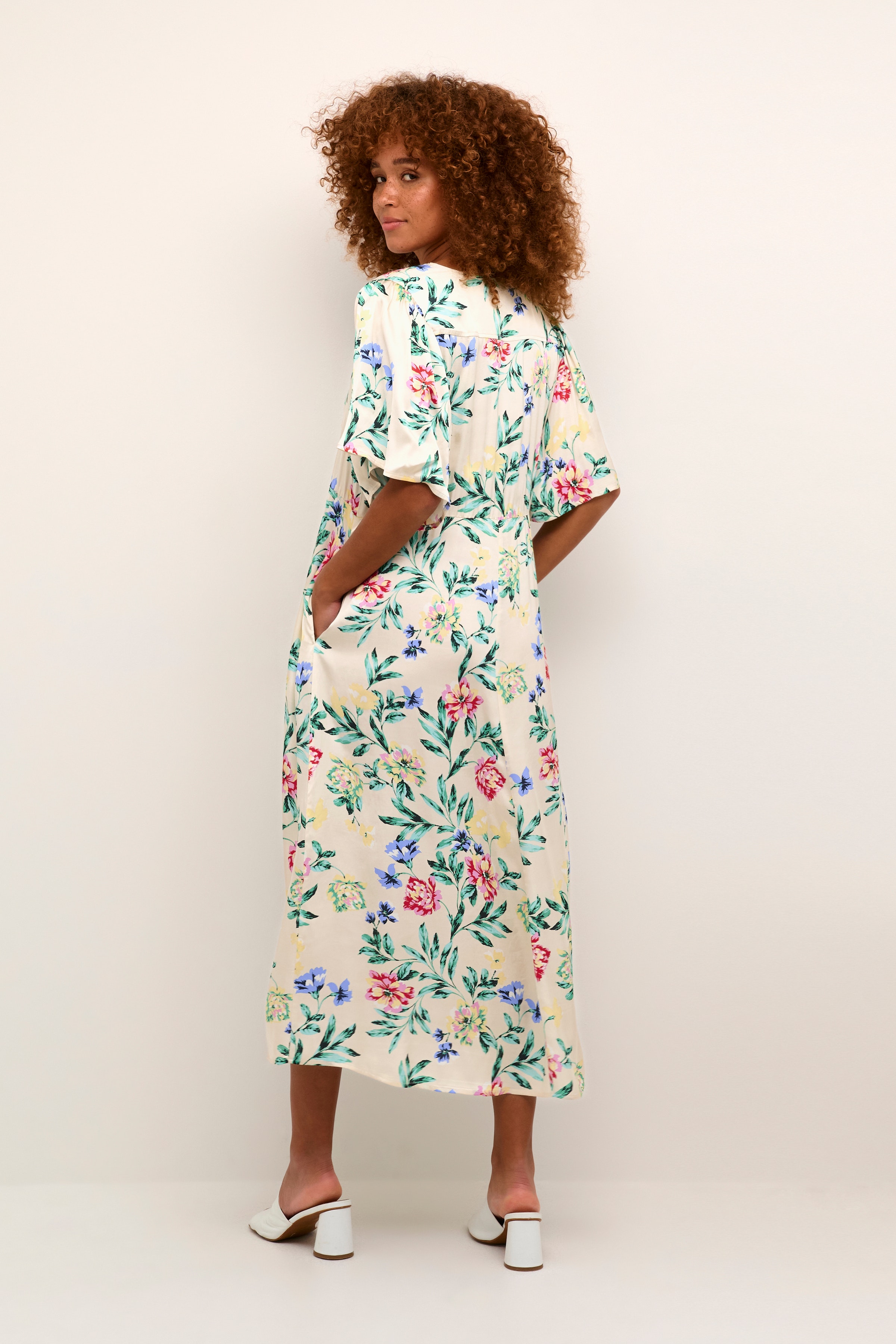 CUjulie Dress LOOKBOOK BACK 50110349-105483
