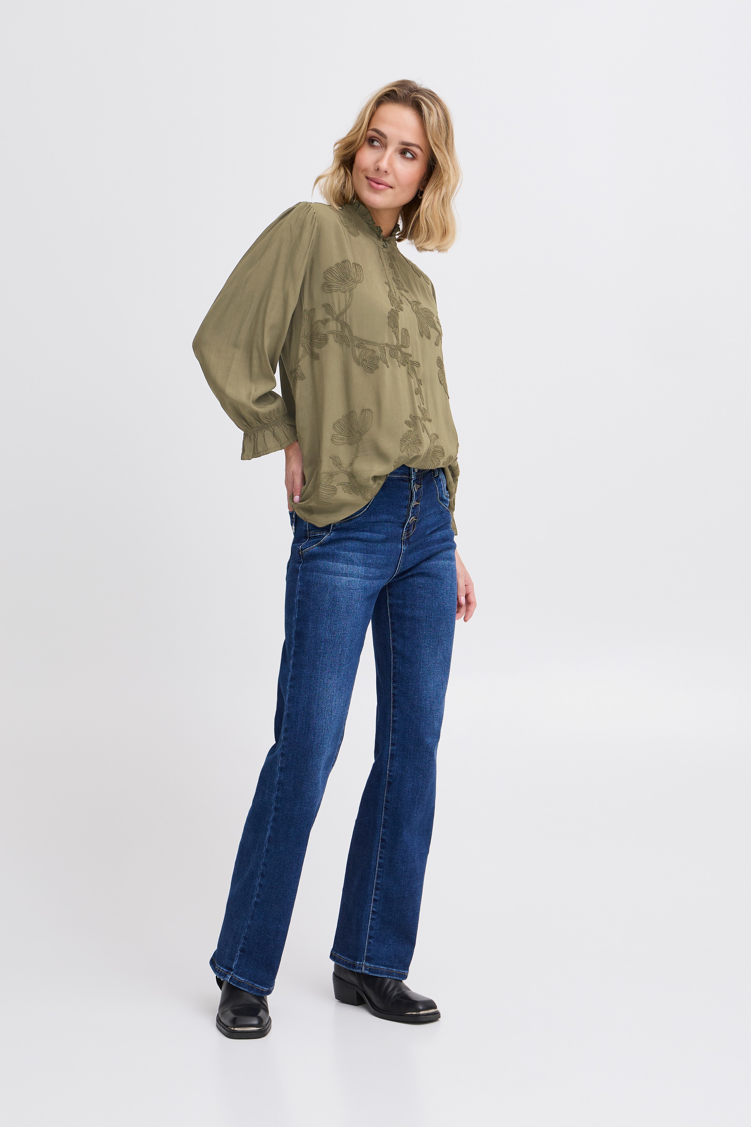 SBLAWIN Bluse LOOKBOOK FRONT 22100877-180515
