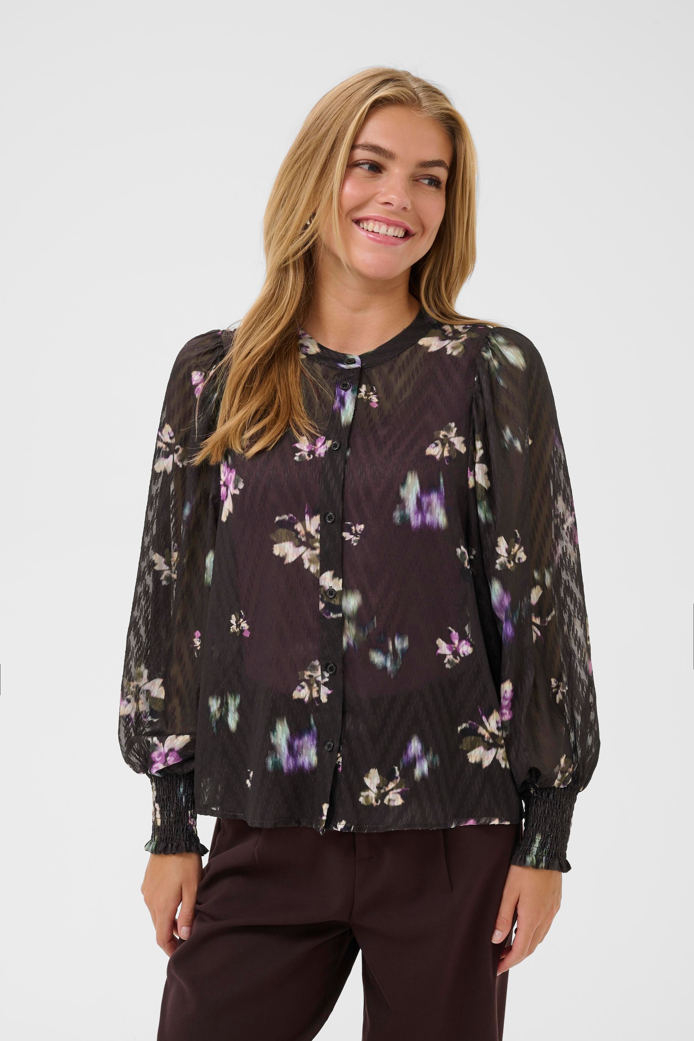 KAclaire Skjorta LOOKBOOK FRONT 10510804-108508