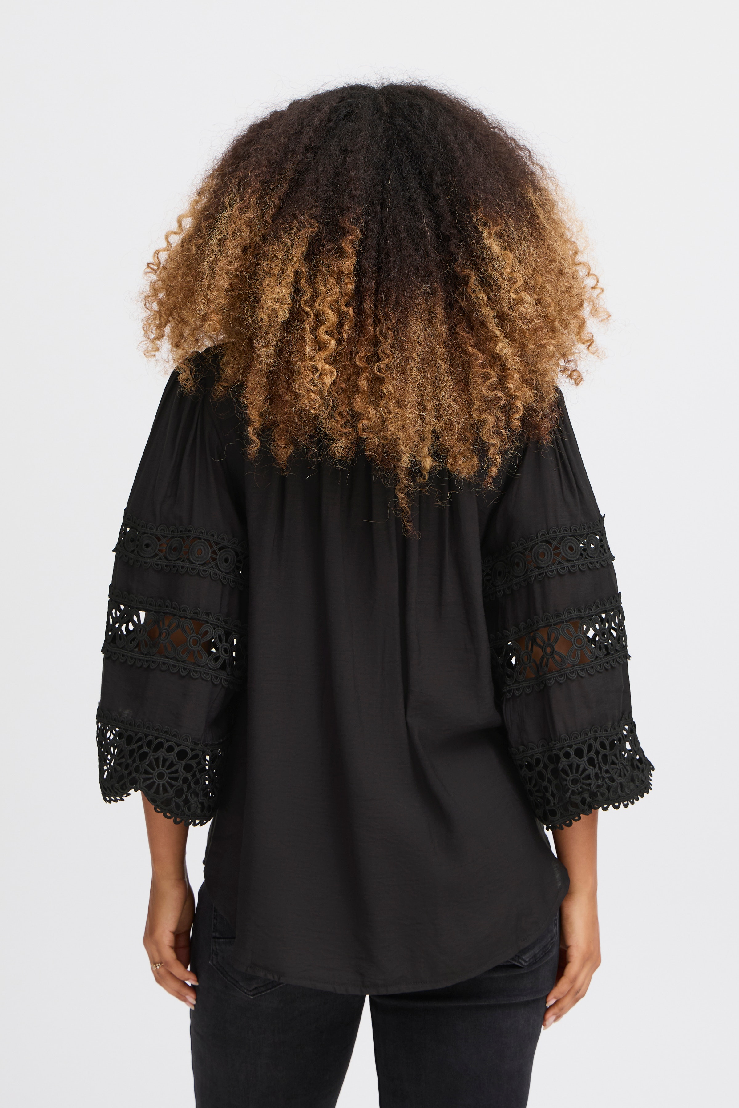 SBBISOU Bluse LOOKBOOK BACK 22100826-190303