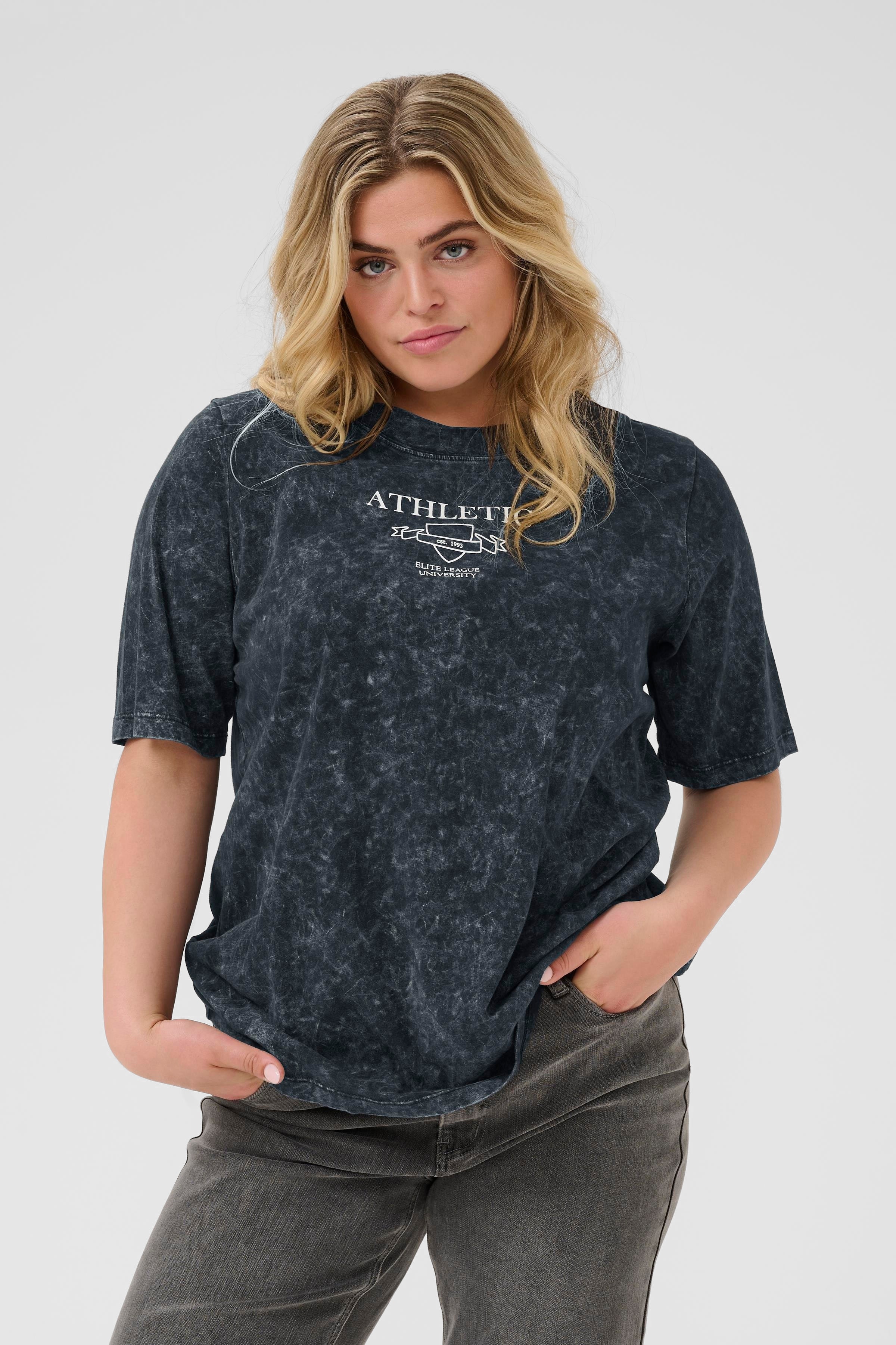 KCtasha T-shirt LOOKBOOK FRONT 10583389-100121
