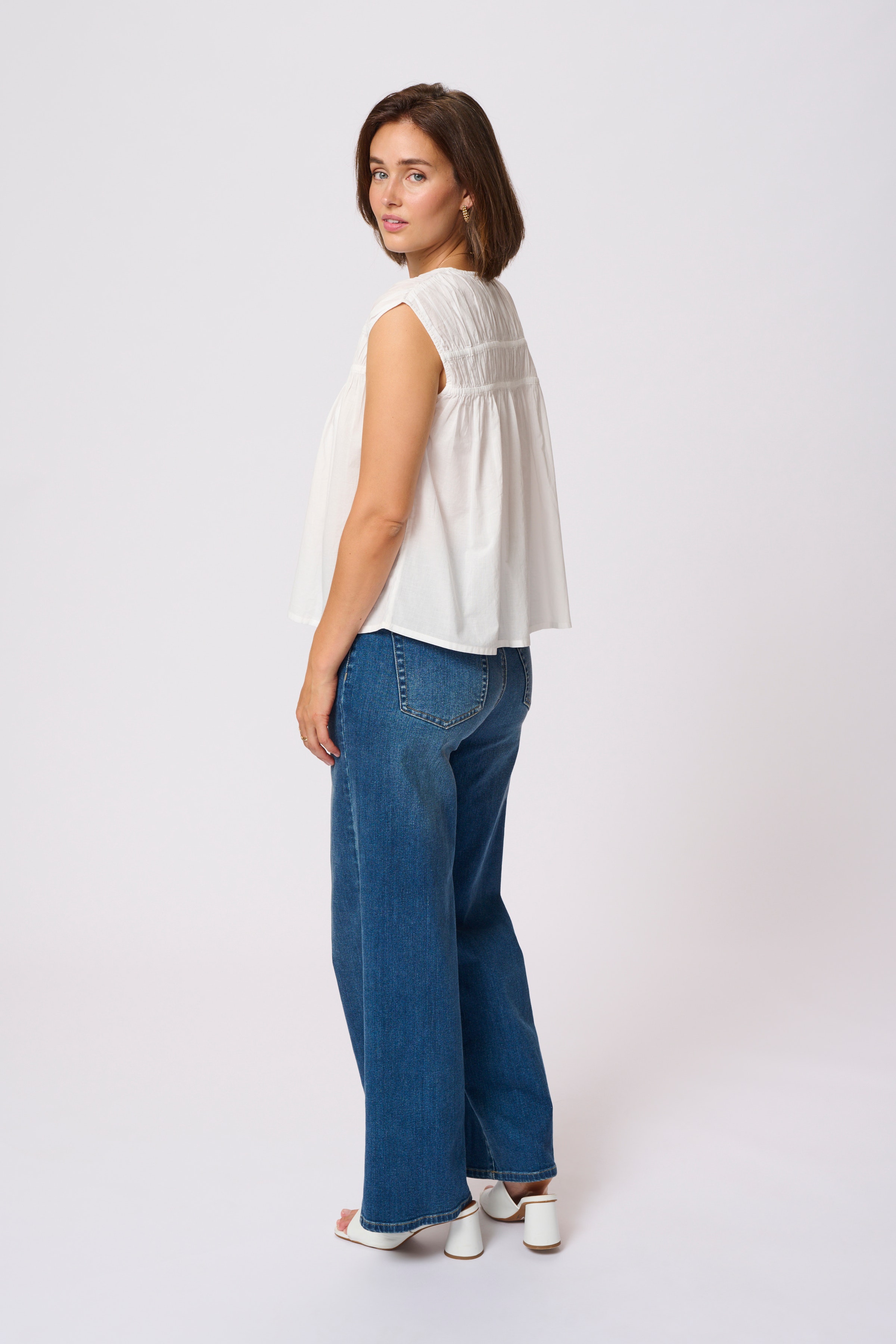 KAthua Bluse LOOKBOOK BACK 10509987-110602